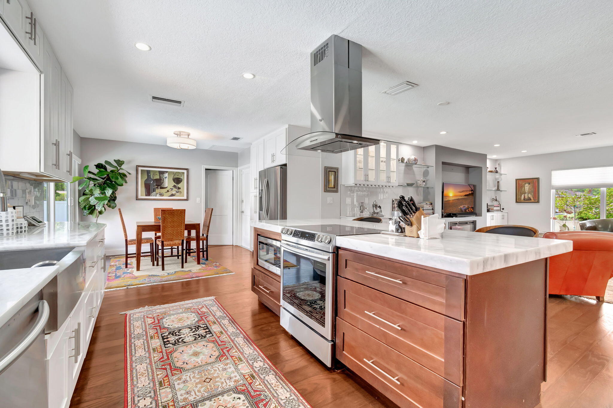 5660 Golfway Drive