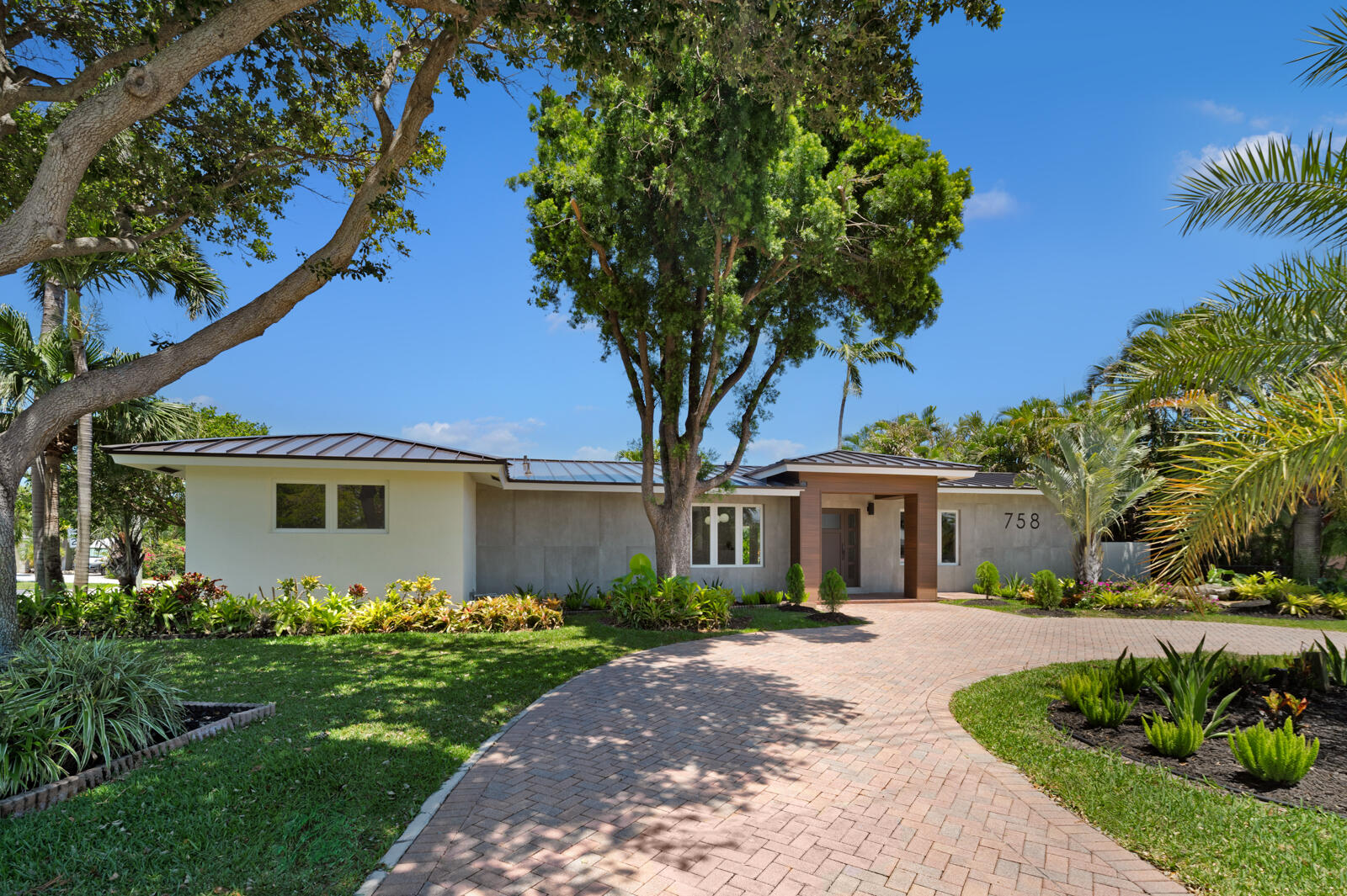758 SE 15th Avenue