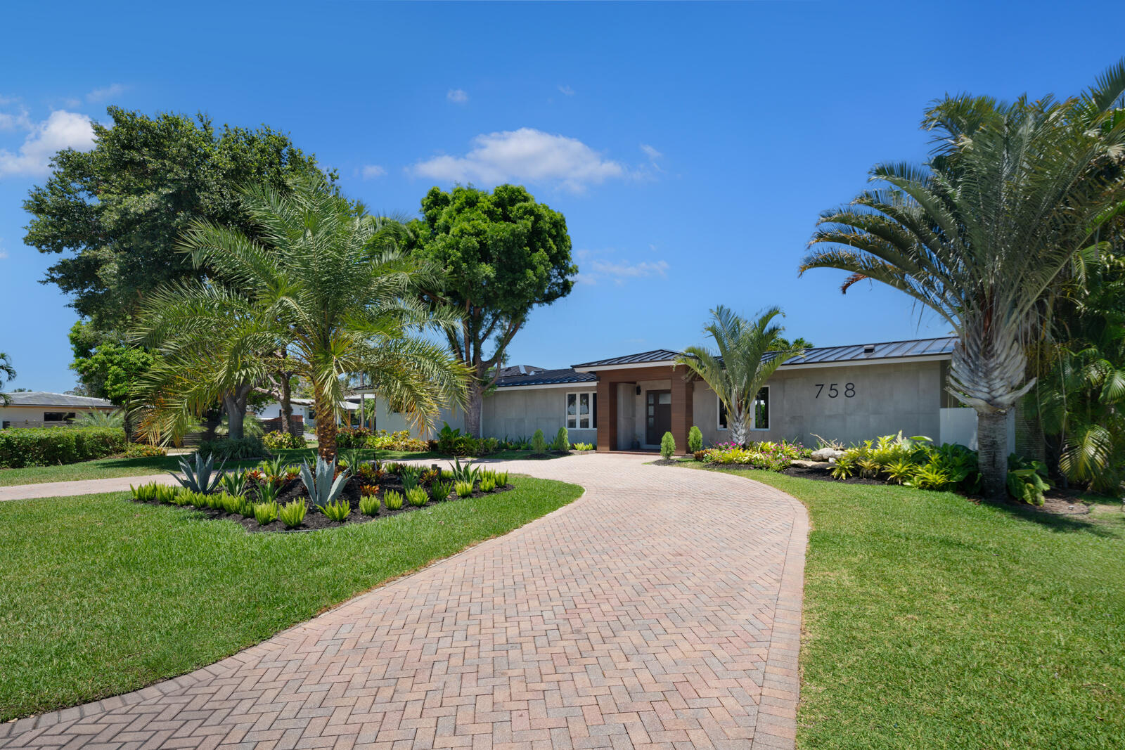 758 SE 15th Avenue