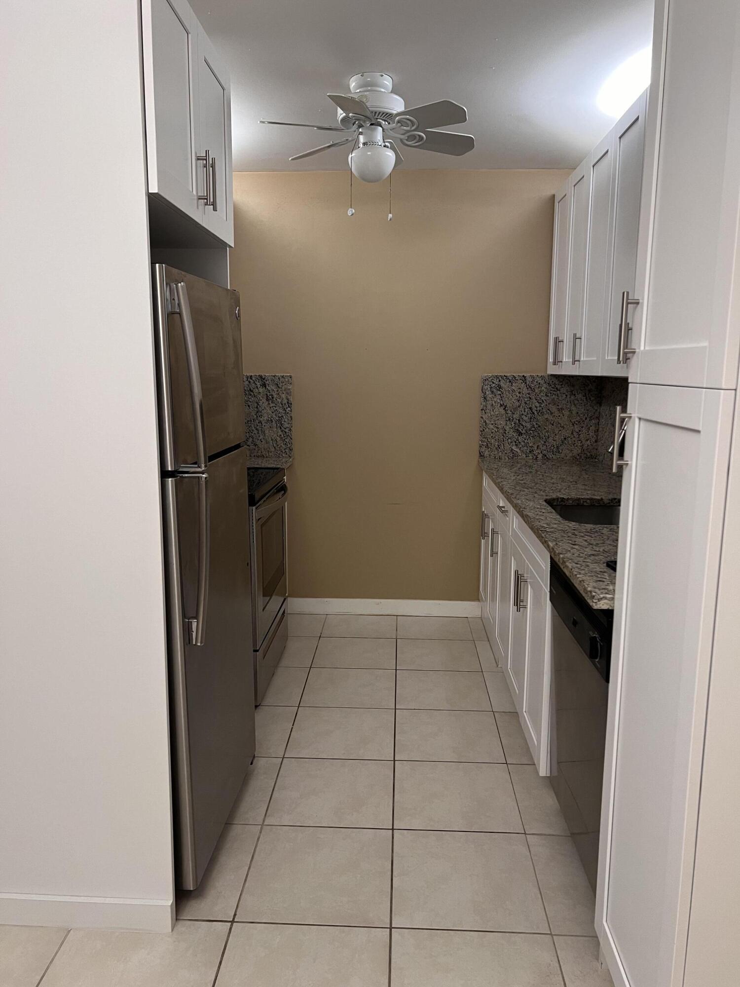 4116 Newport U 4116