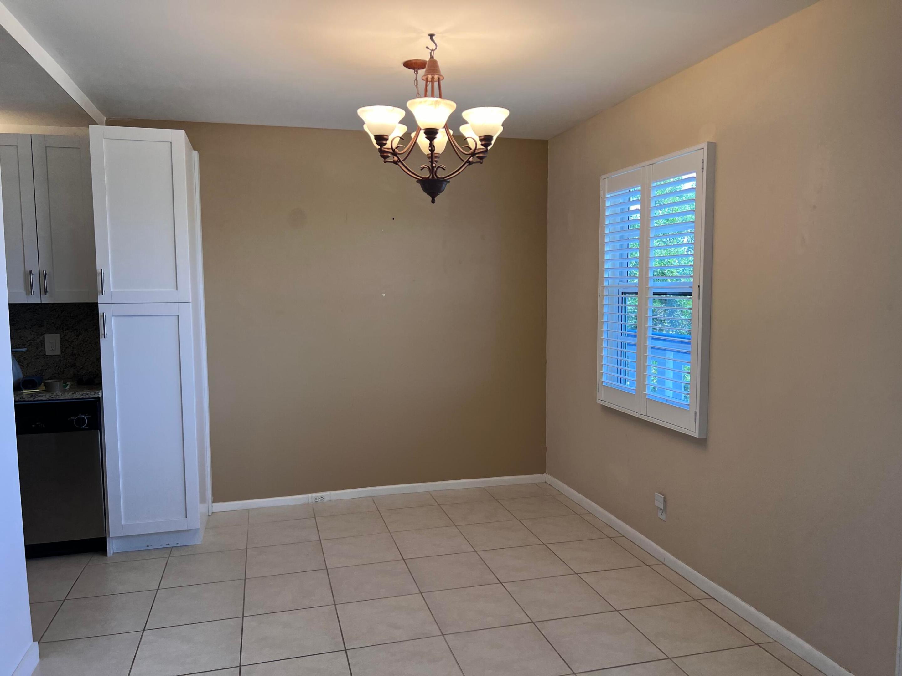 4116 Newport U 4116