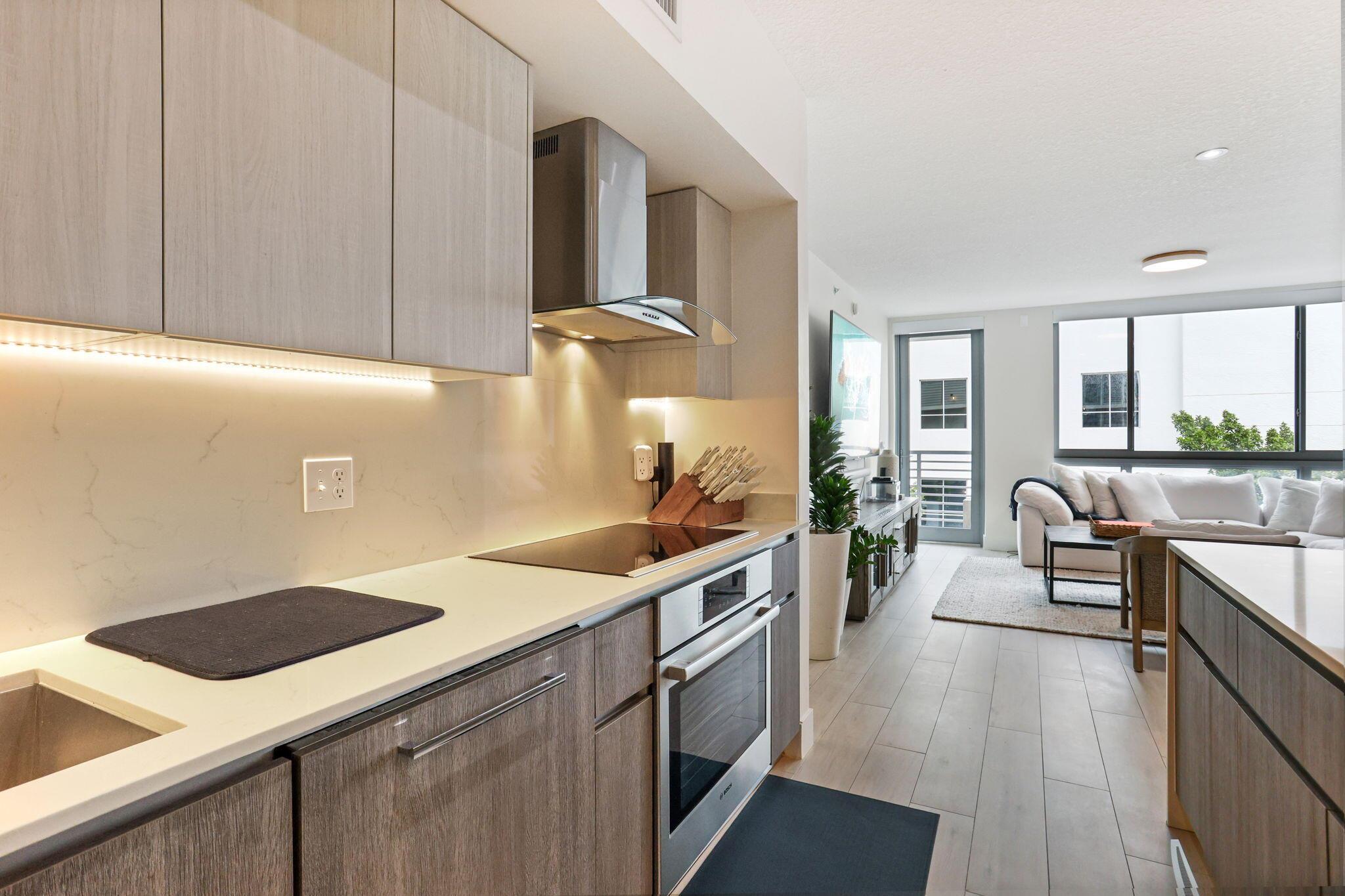 111 SE 1st Avenue 320