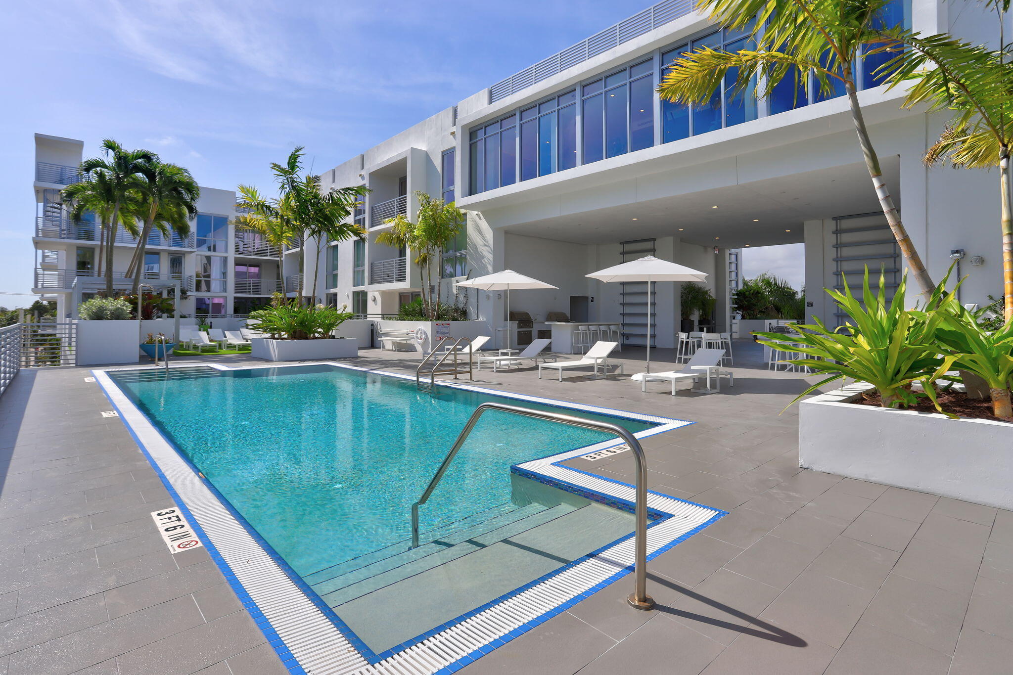 111 SE 1st Avenue 320