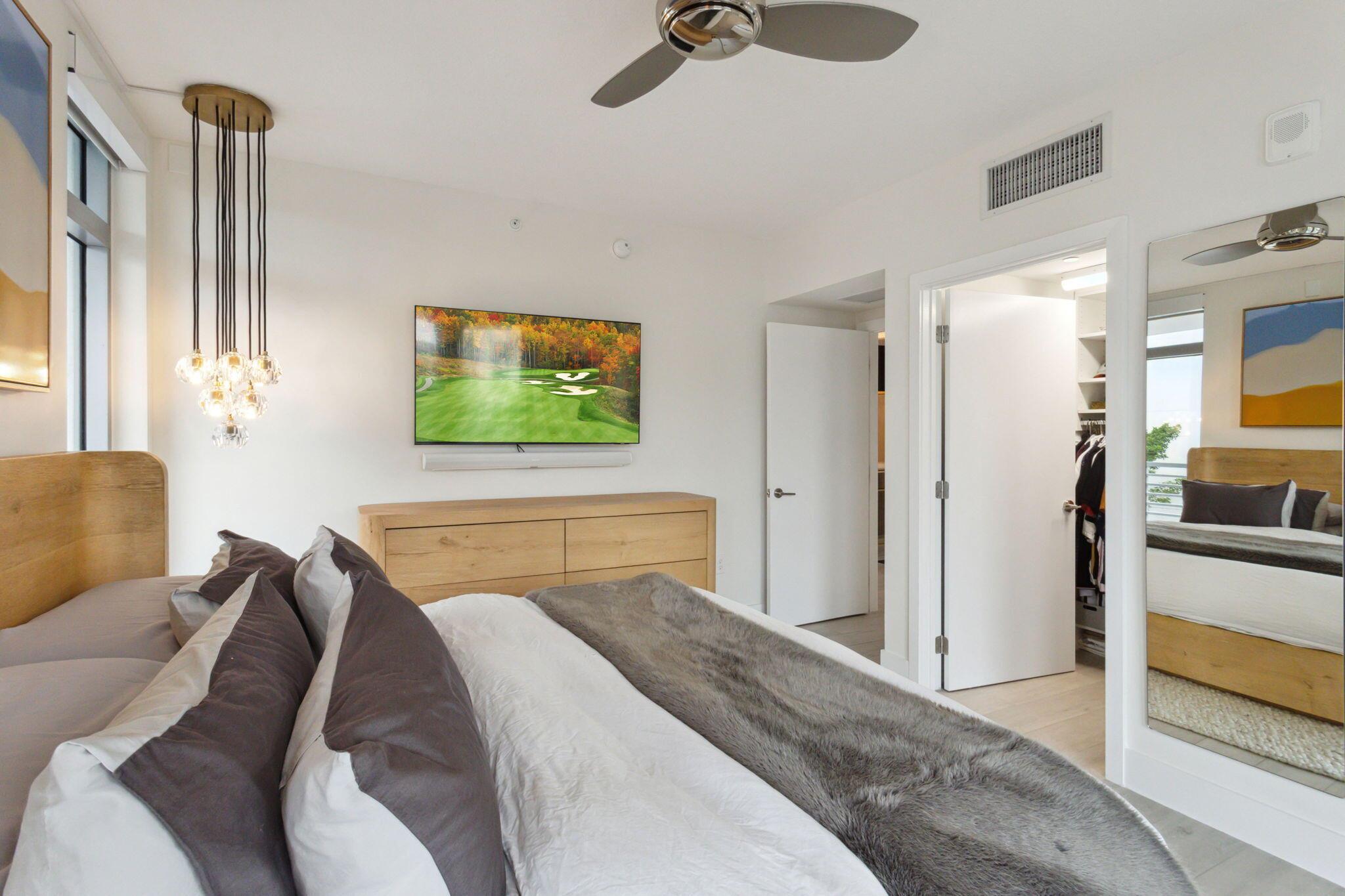 111 SE 1st Avenue 320