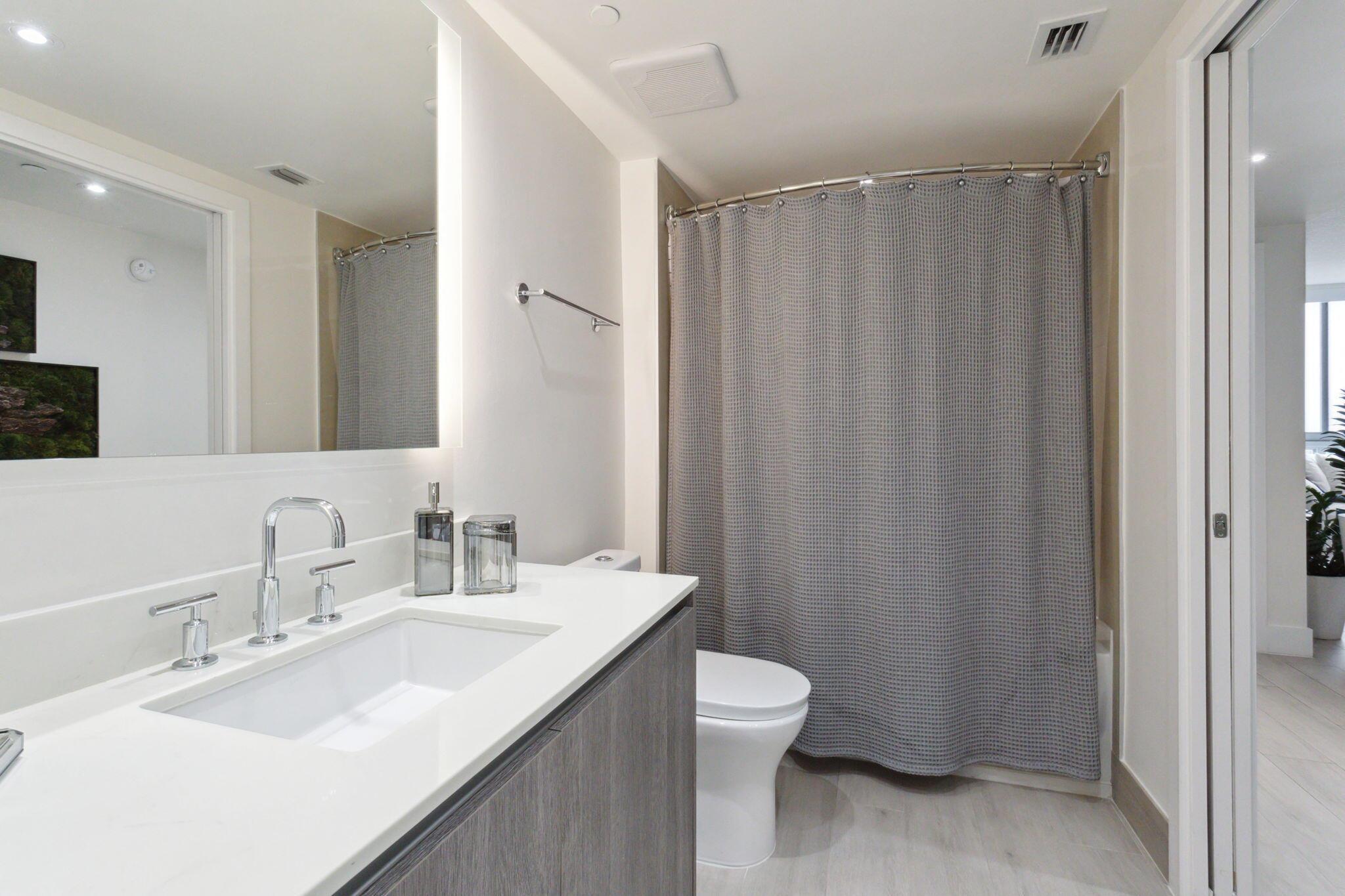 111 SE 1st Avenue 320