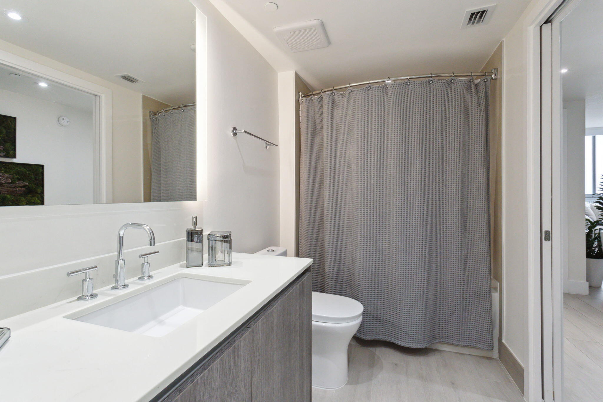 111 SE 1st Avenue 320