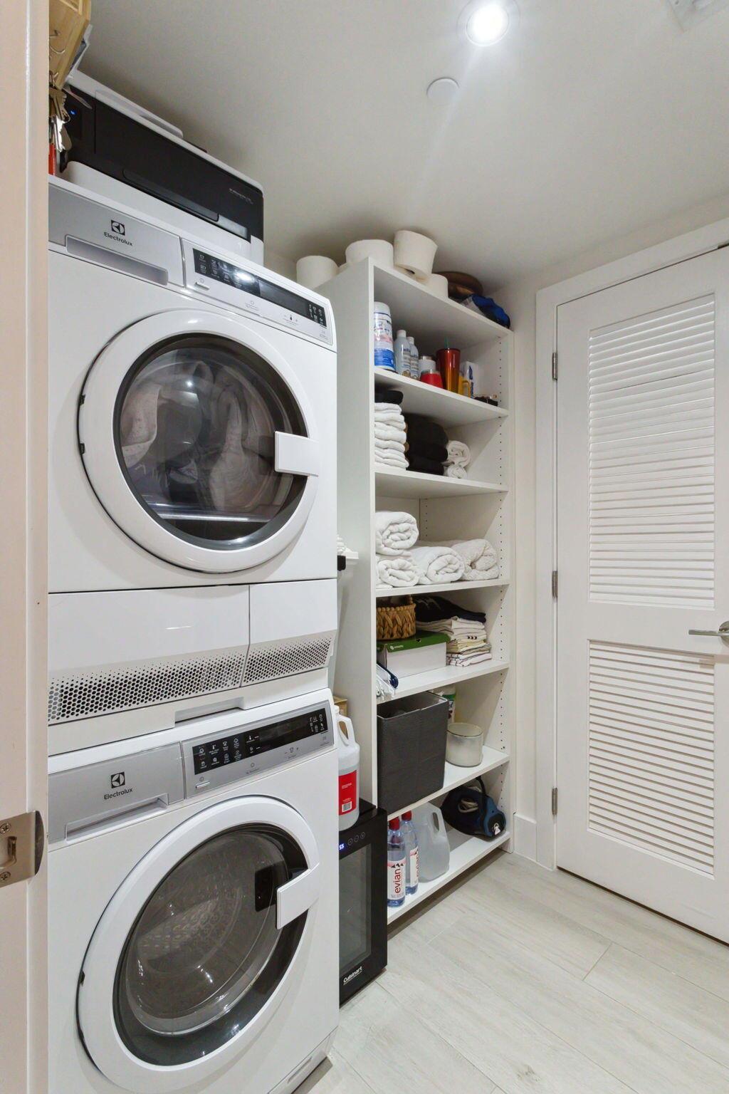 111 SE 1st Avenue 320