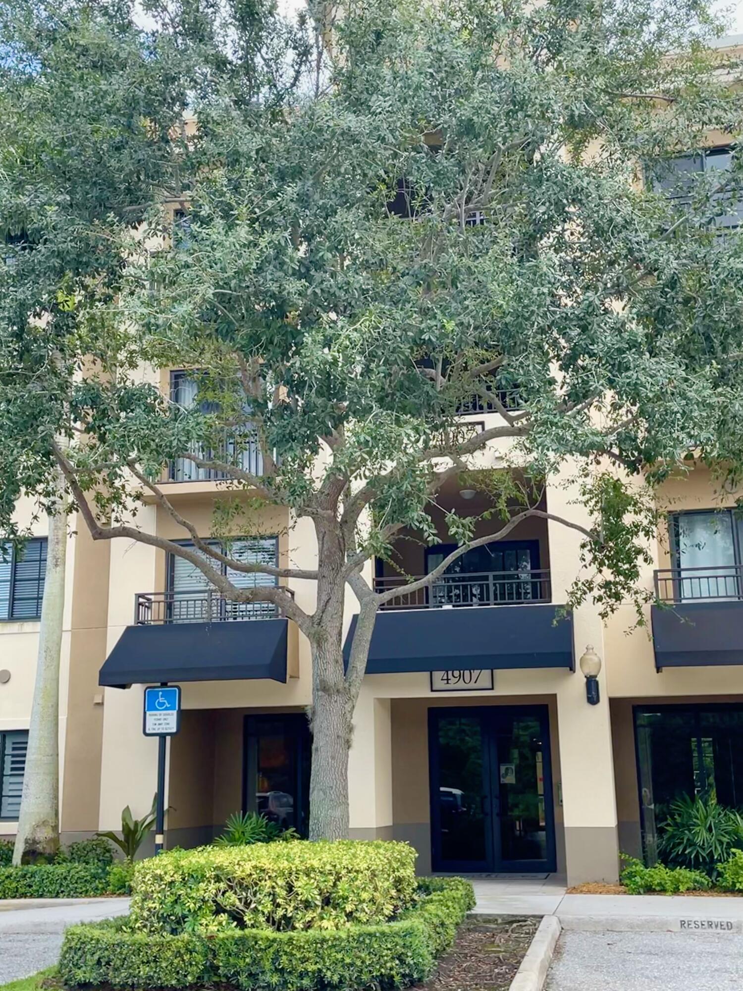 4907 Midtown Lane 1415