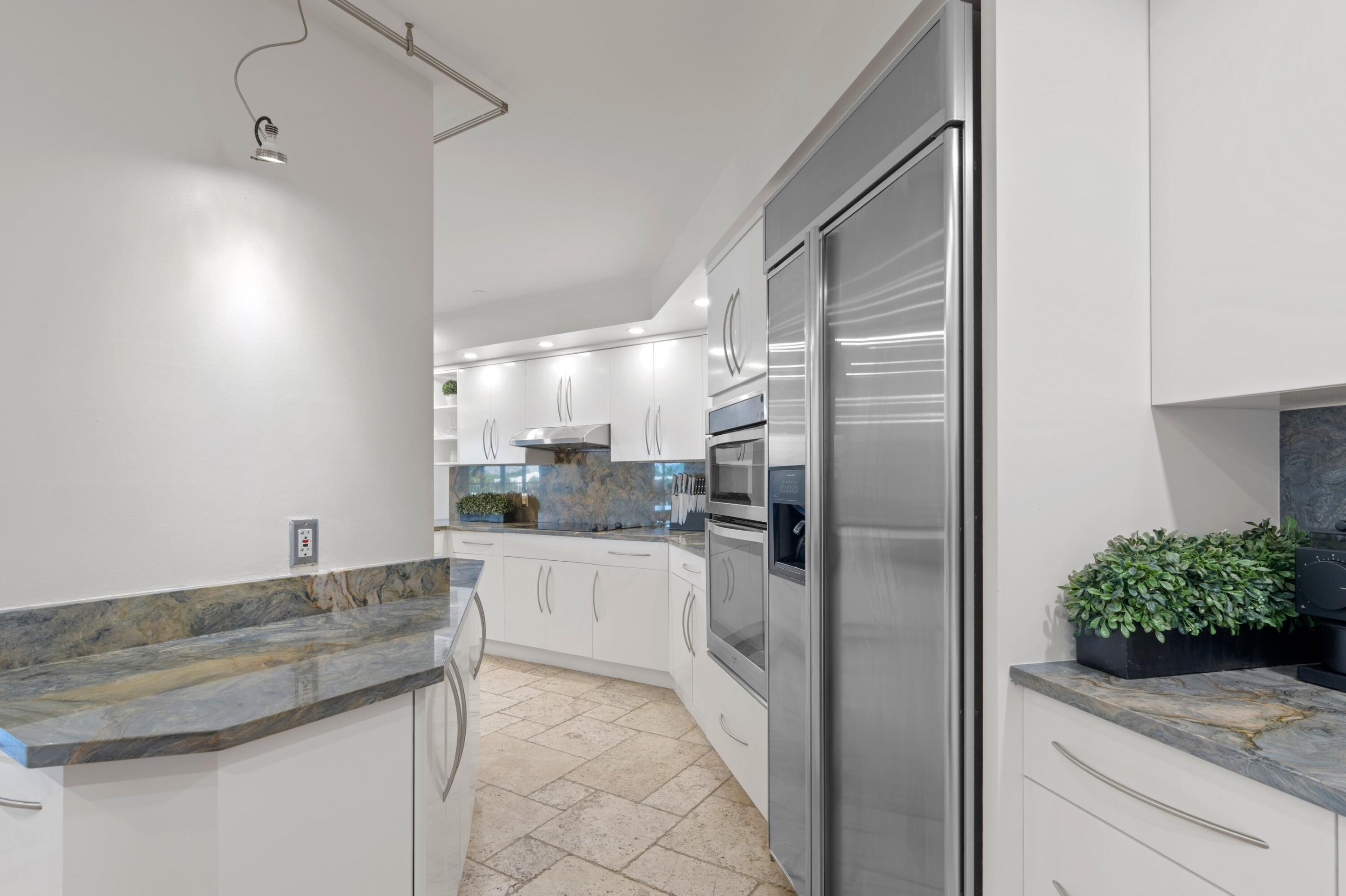 615 Bayshore Drive 303