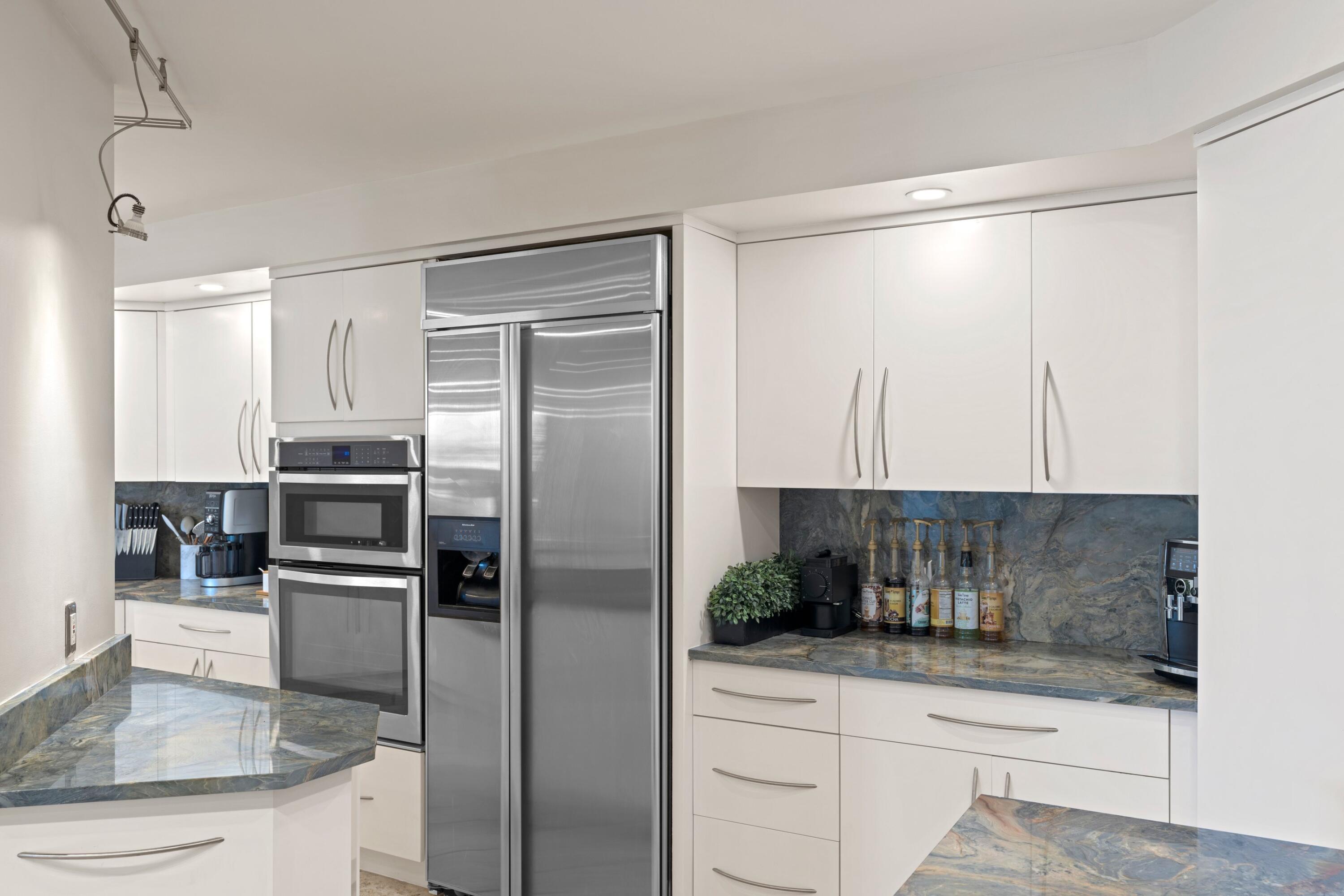 615 Bayshore Drive 303