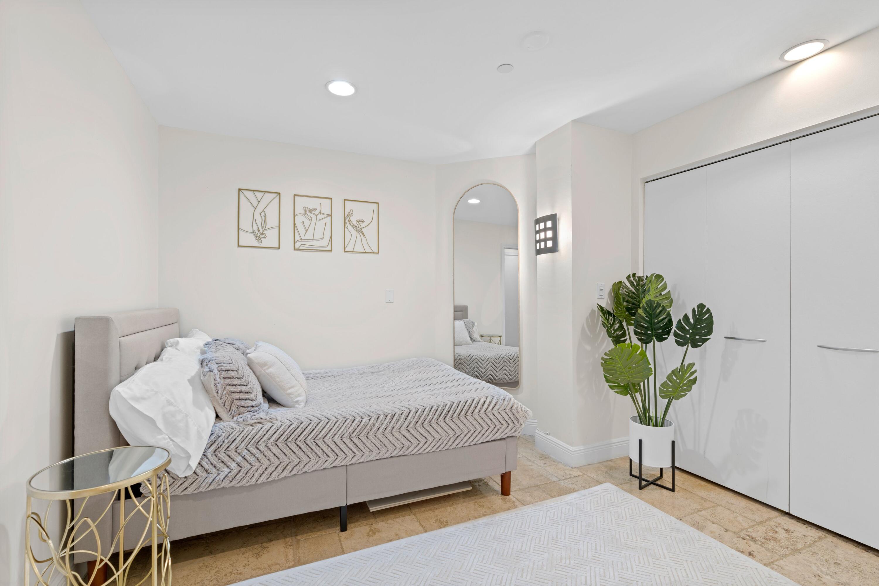 615 Bayshore Drive 303