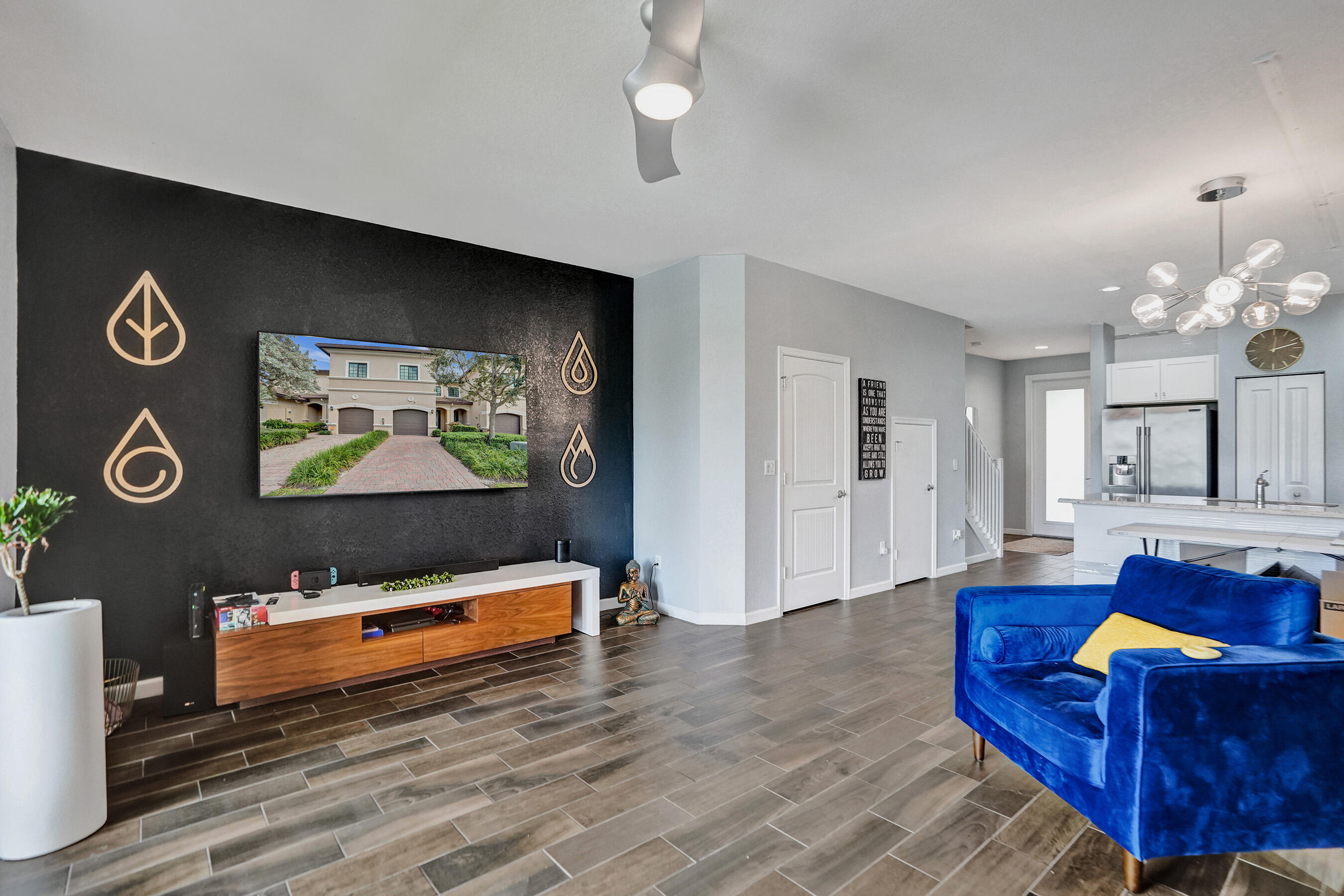 4220 N Dixie Highway 71