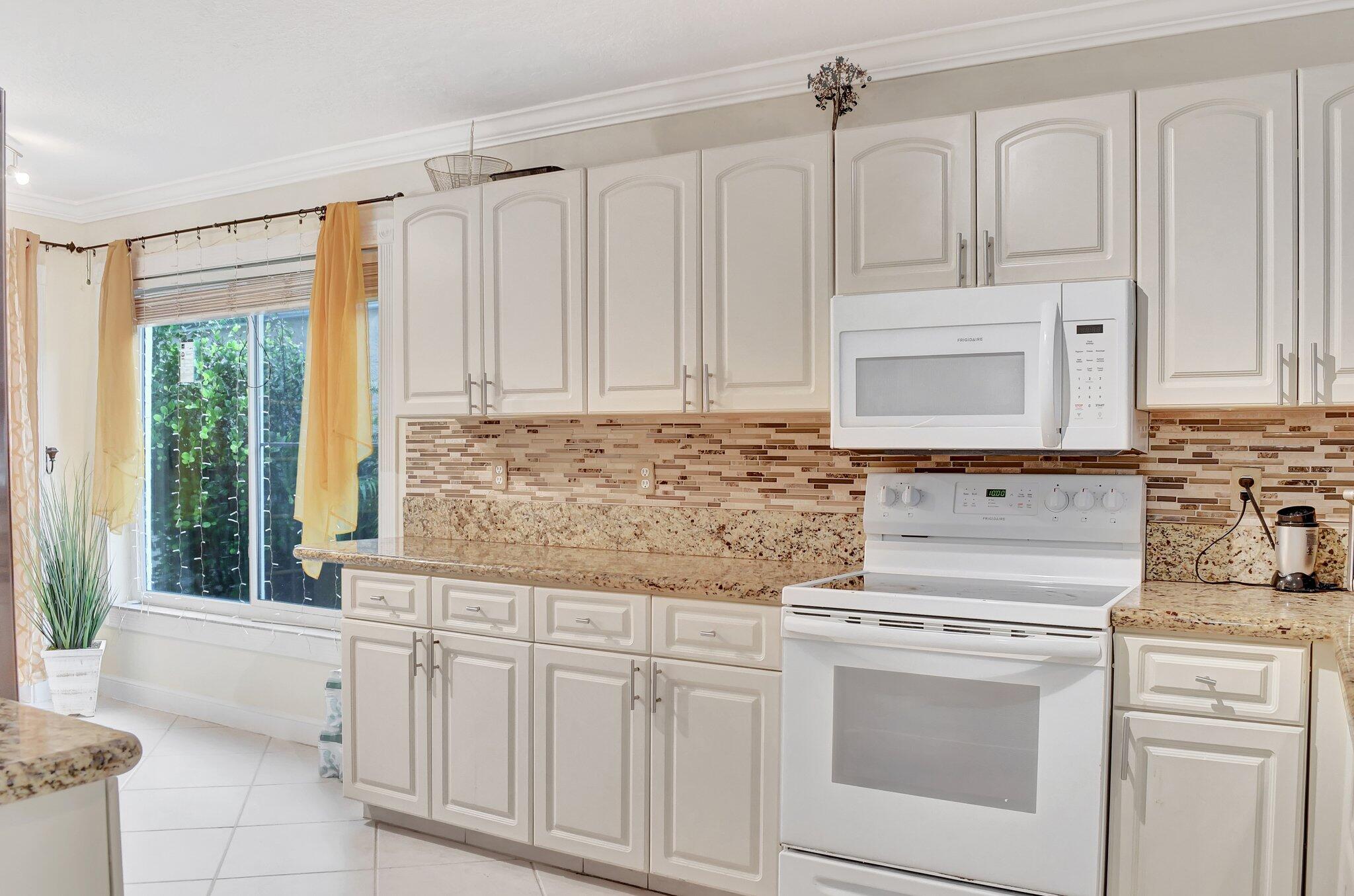 6861 La Vida Ter Terrace