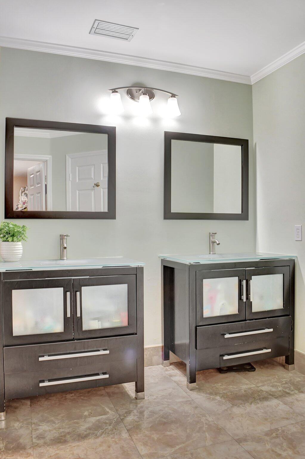 6861 La Vida Ter Terrace