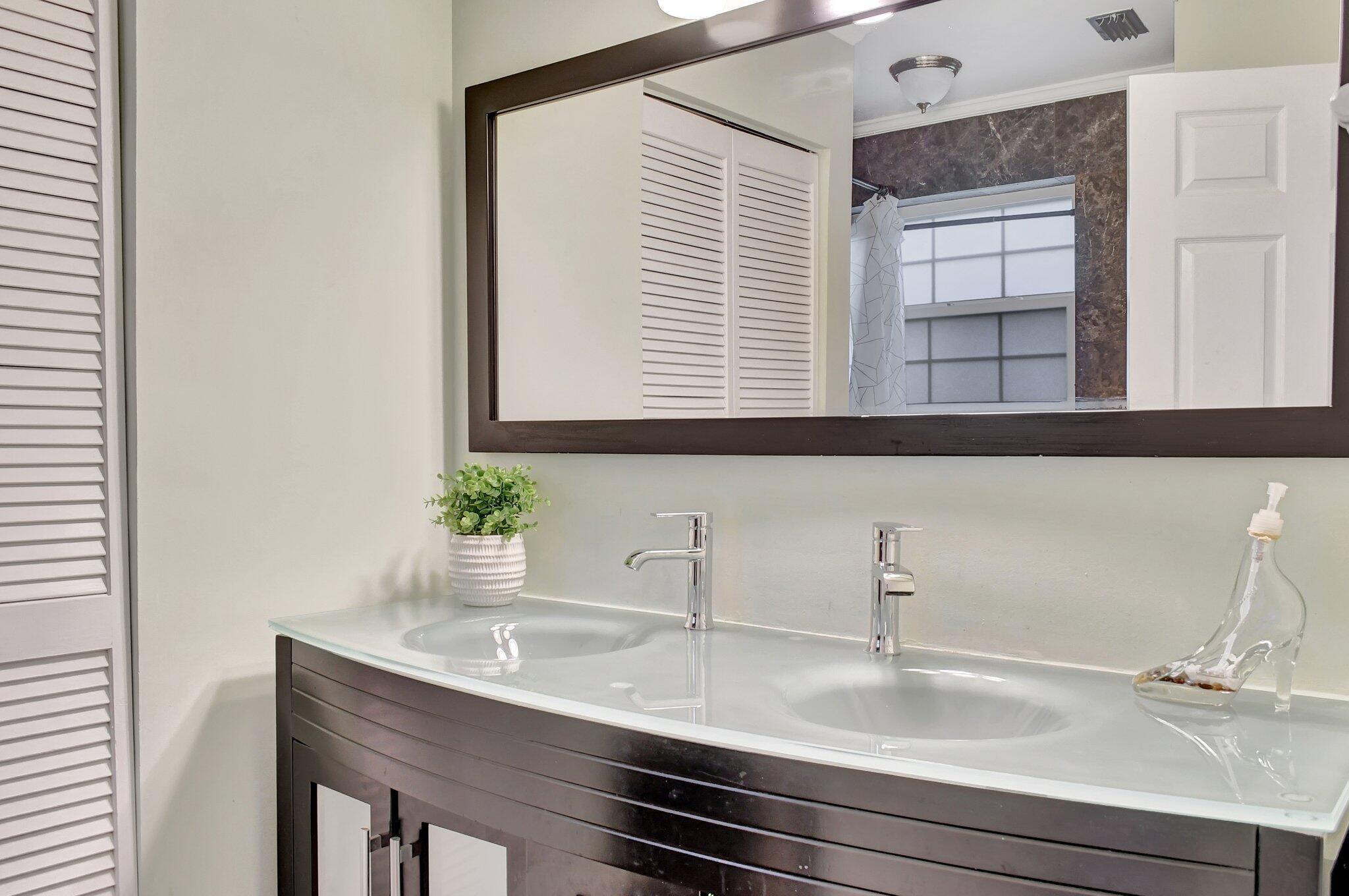 6861 La Vida Ter Terrace