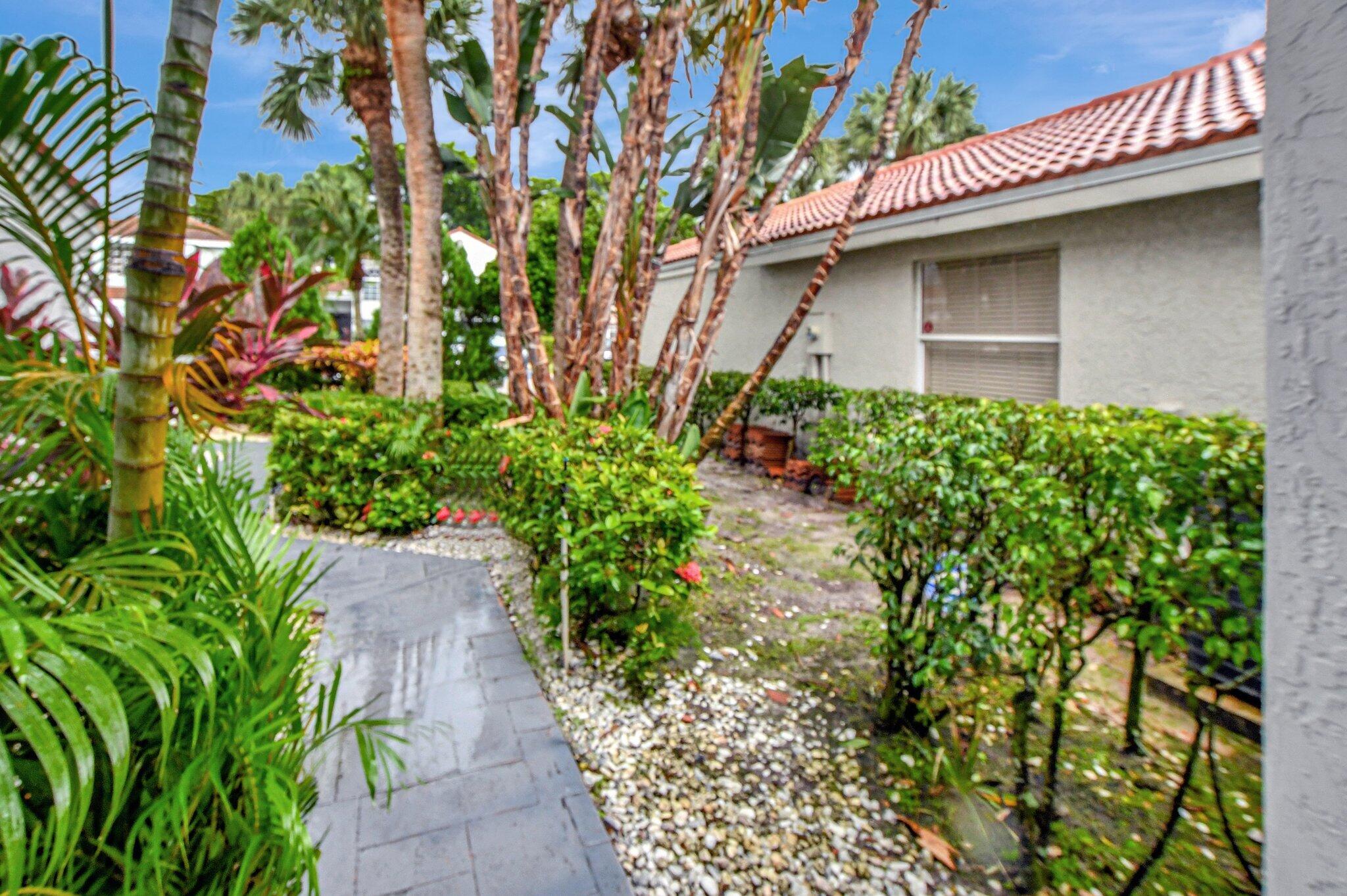 6861 La Vida Ter Terrace