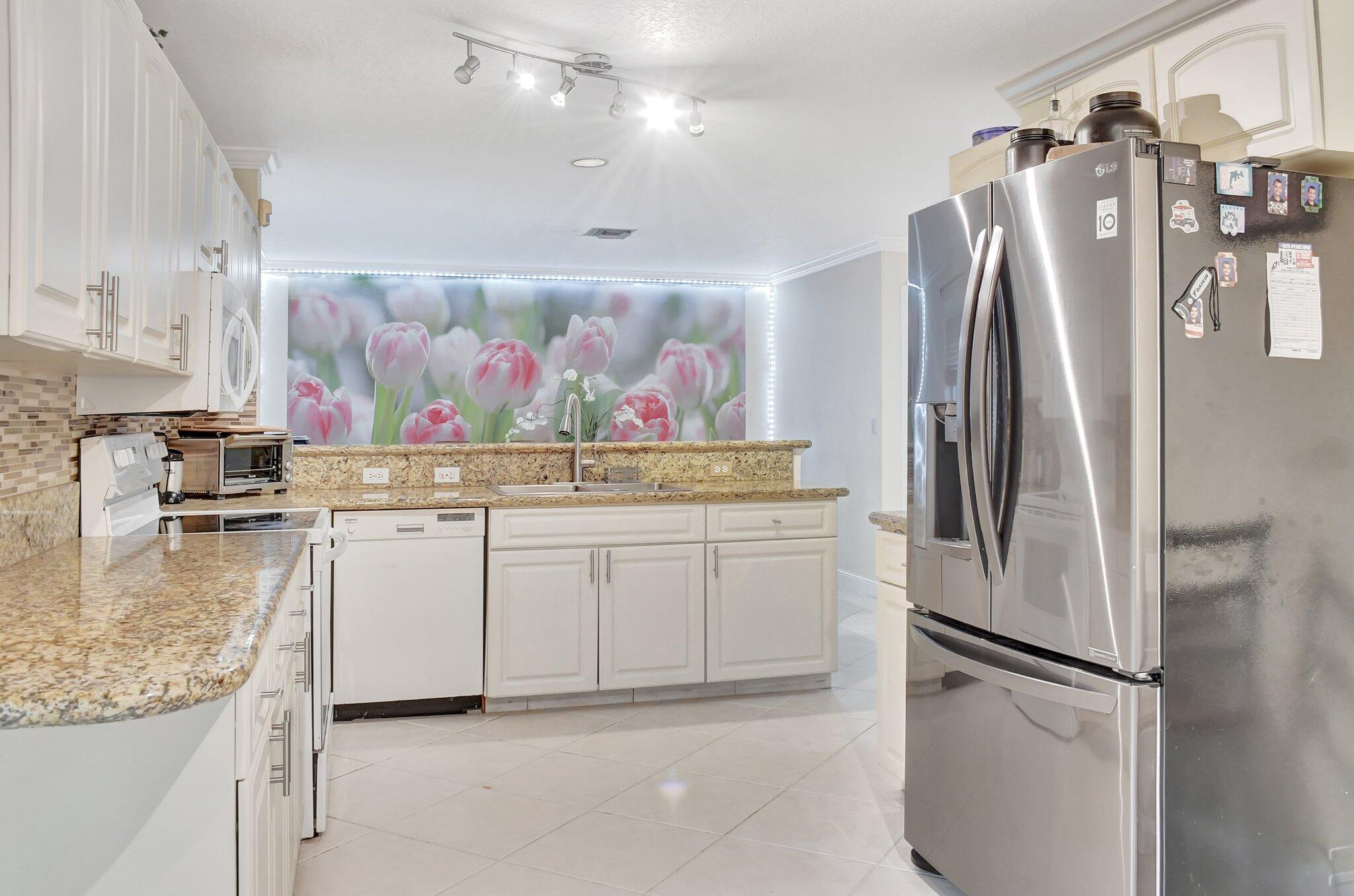 6861 La Vida Ter Terrace