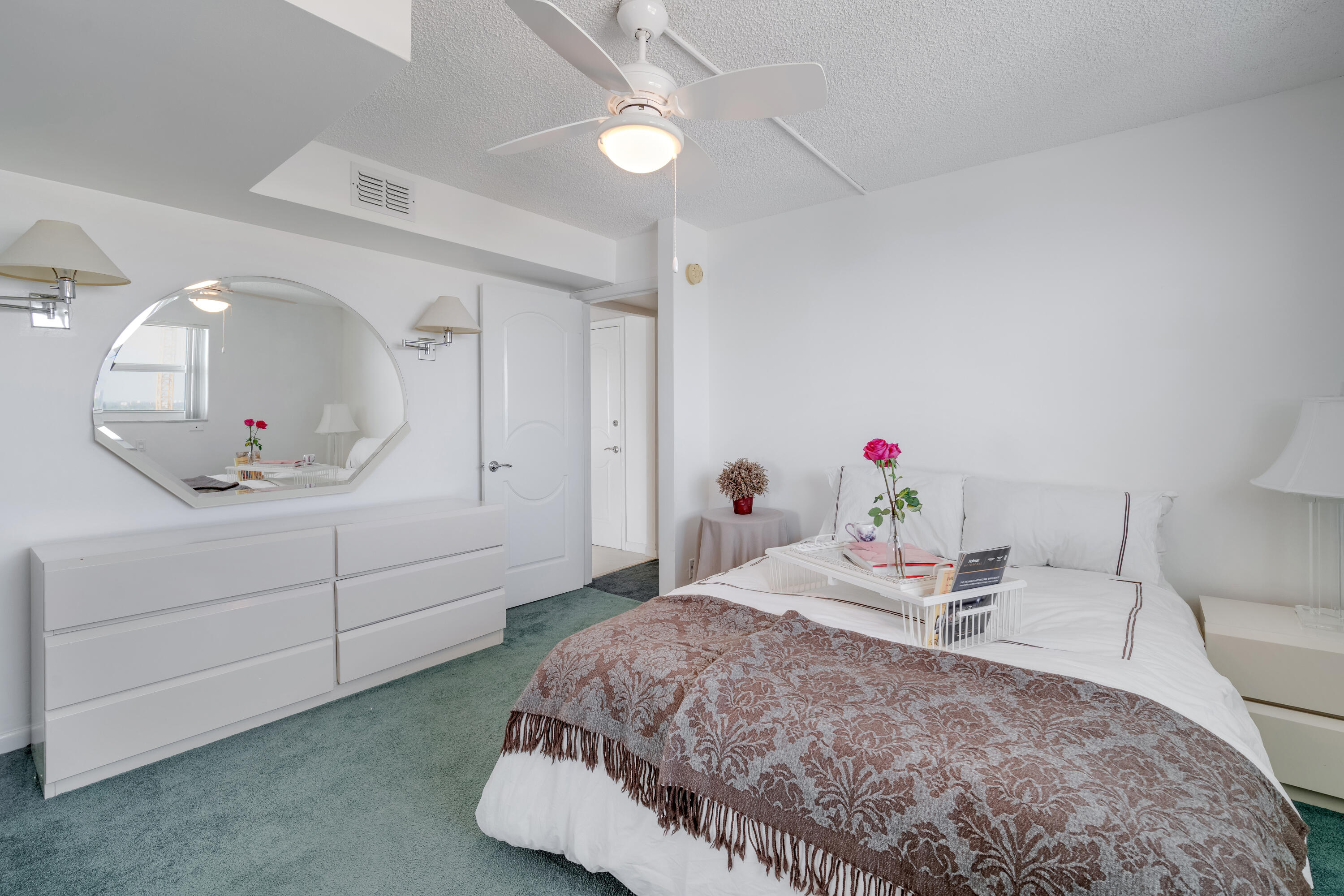 1169 Hillsboro Mile 803