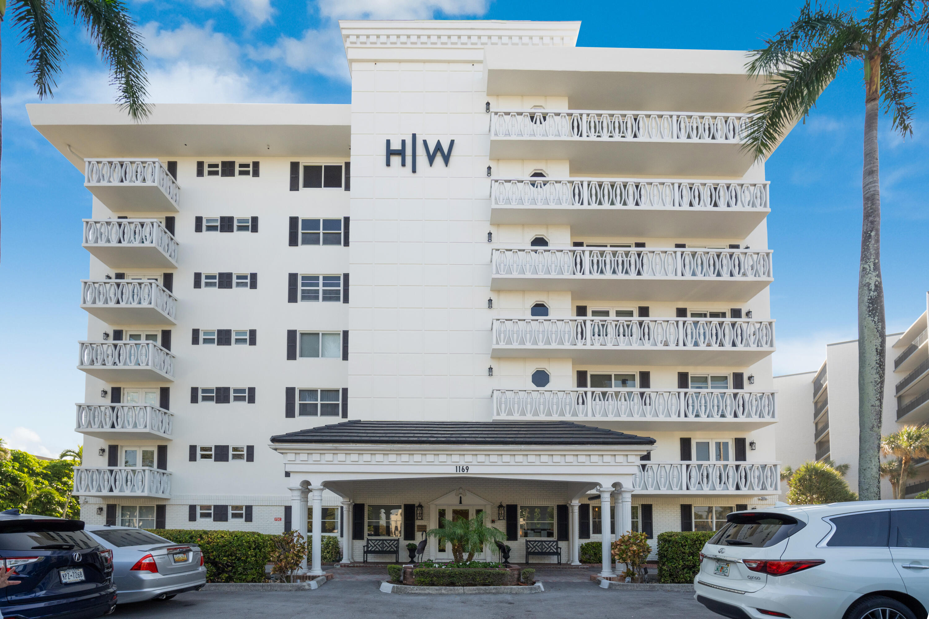 1169 Hillsboro Mile 803