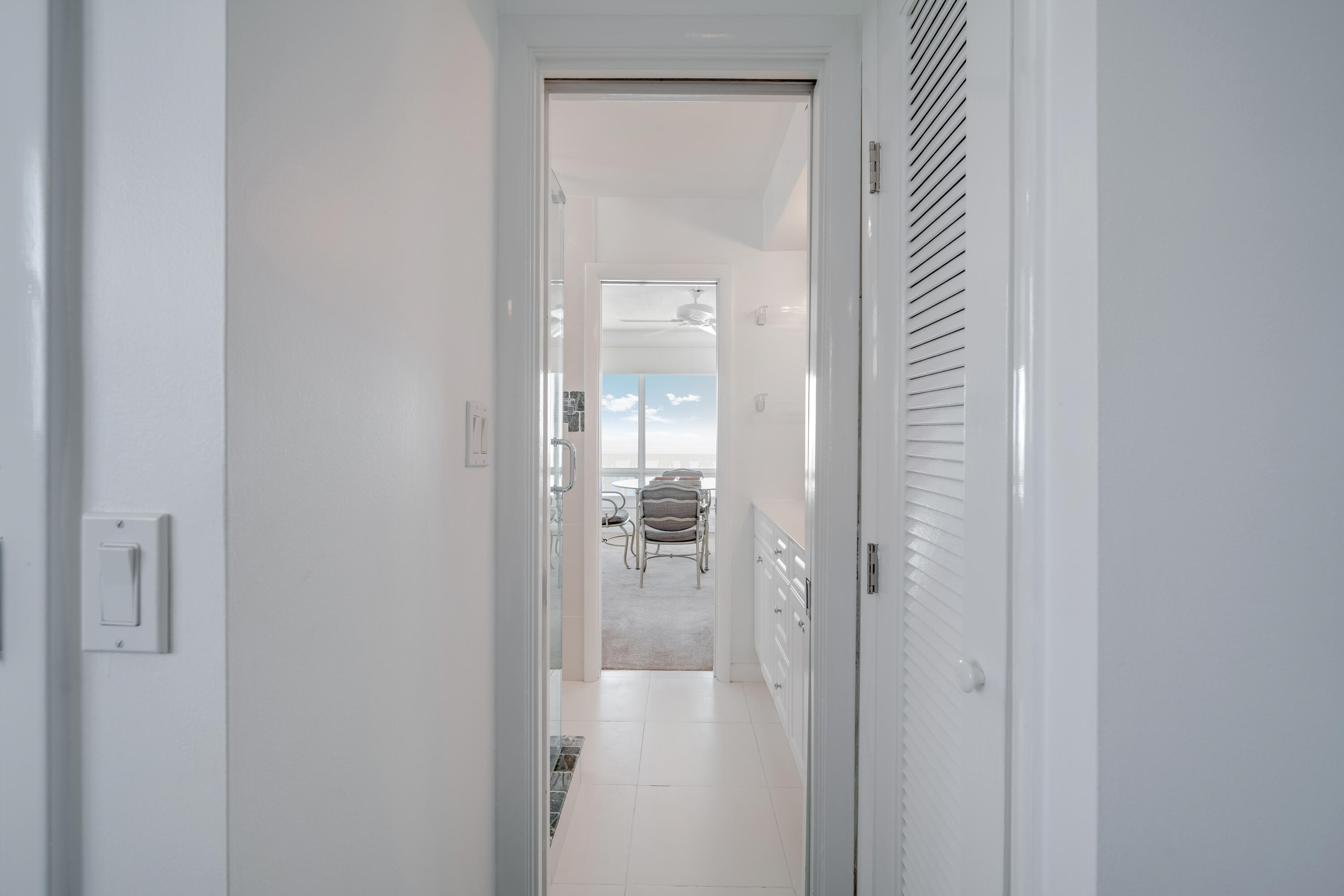 1169 Hillsboro Mile 803