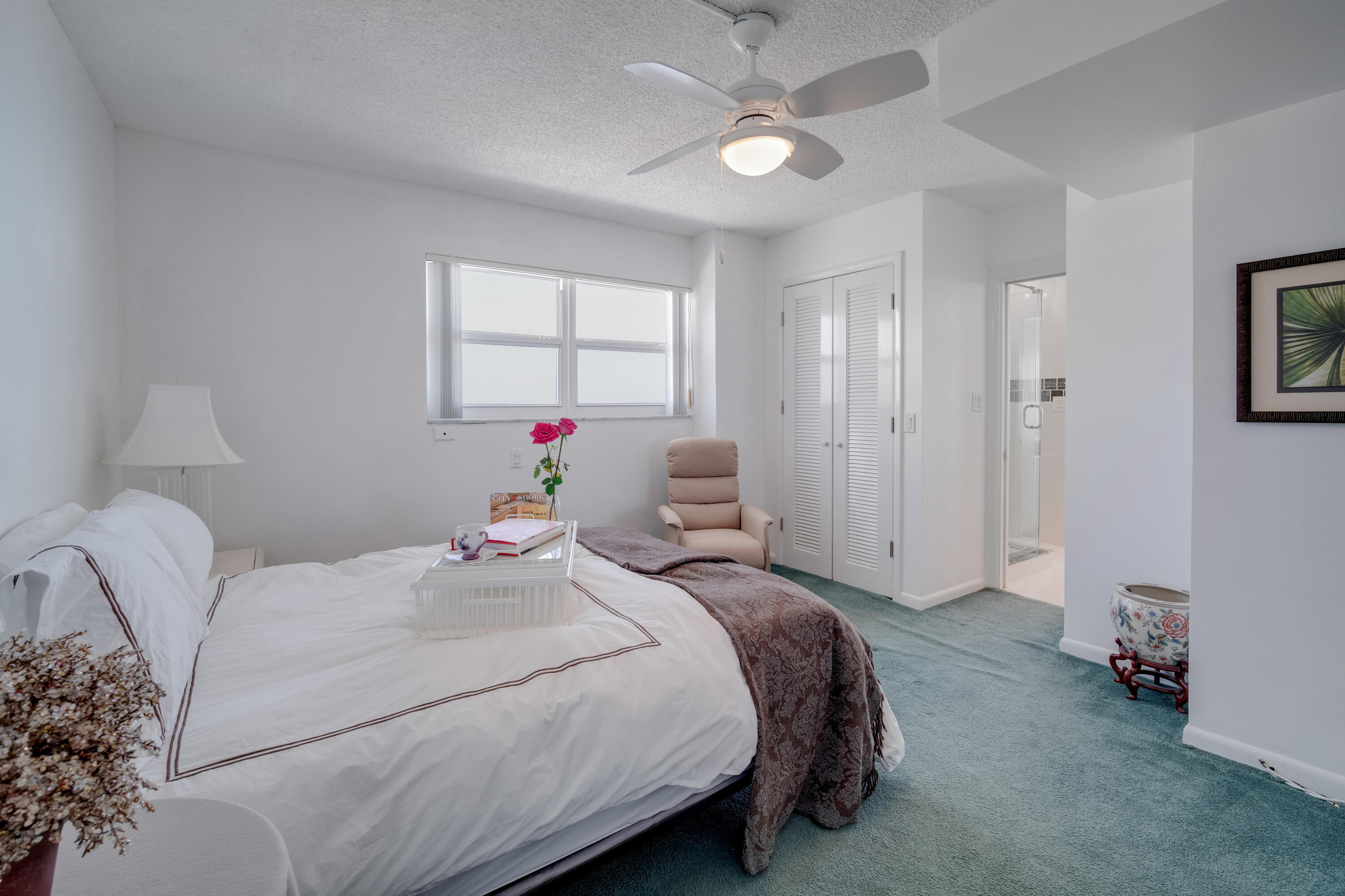 1169 Hillsboro Mile 803