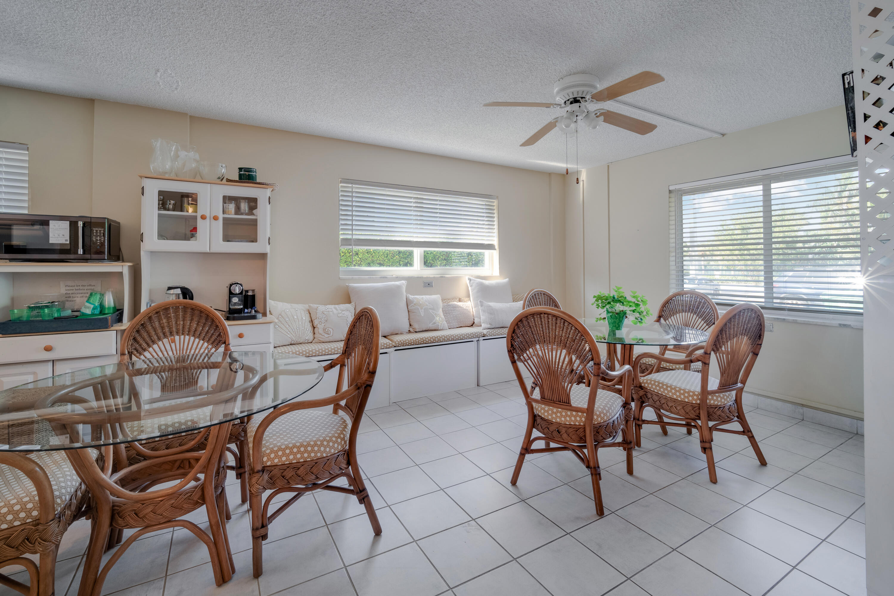1169 Hillsboro Mile 803