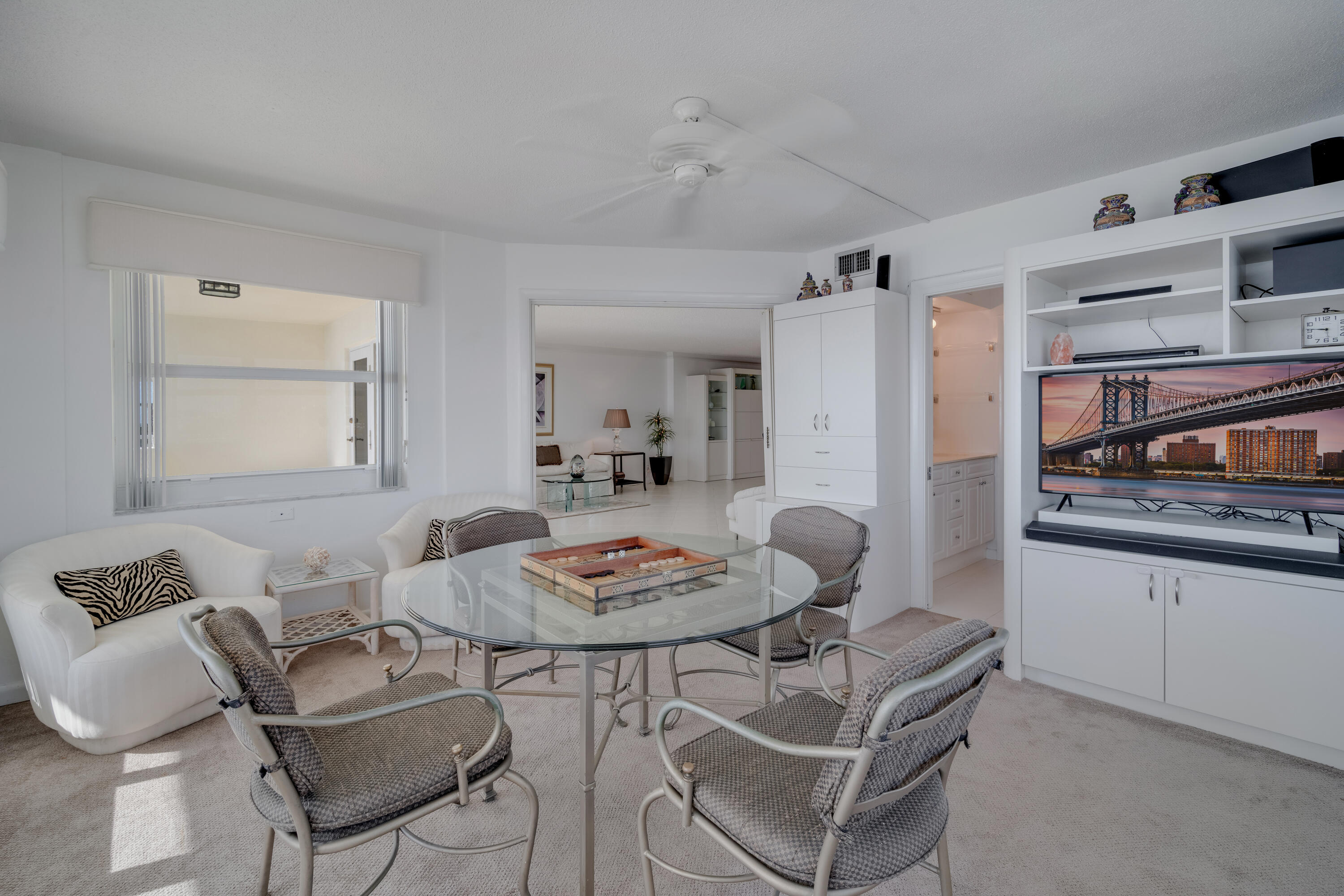 1169 Hillsboro Mile 803