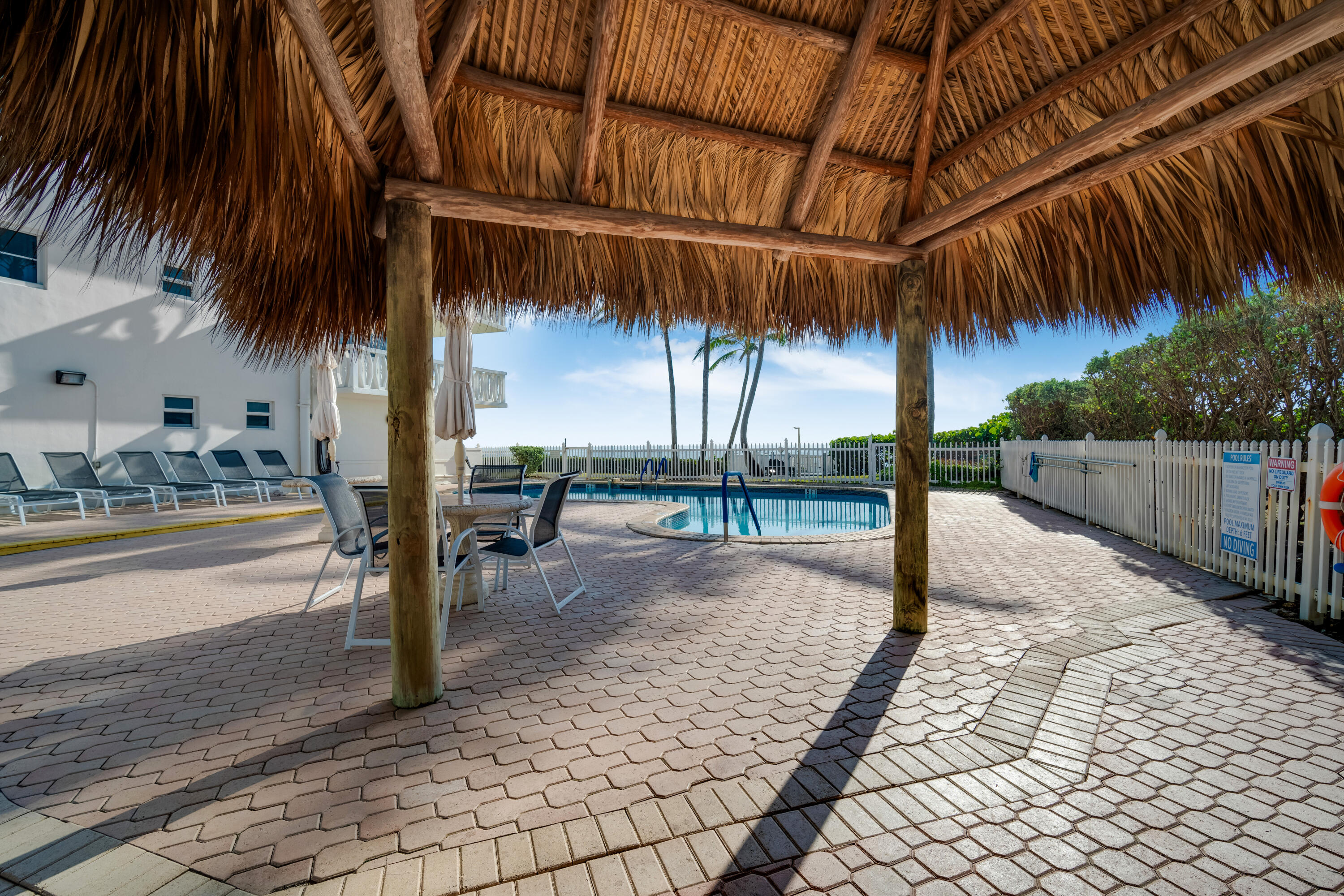 1169 Hillsboro Mile 803