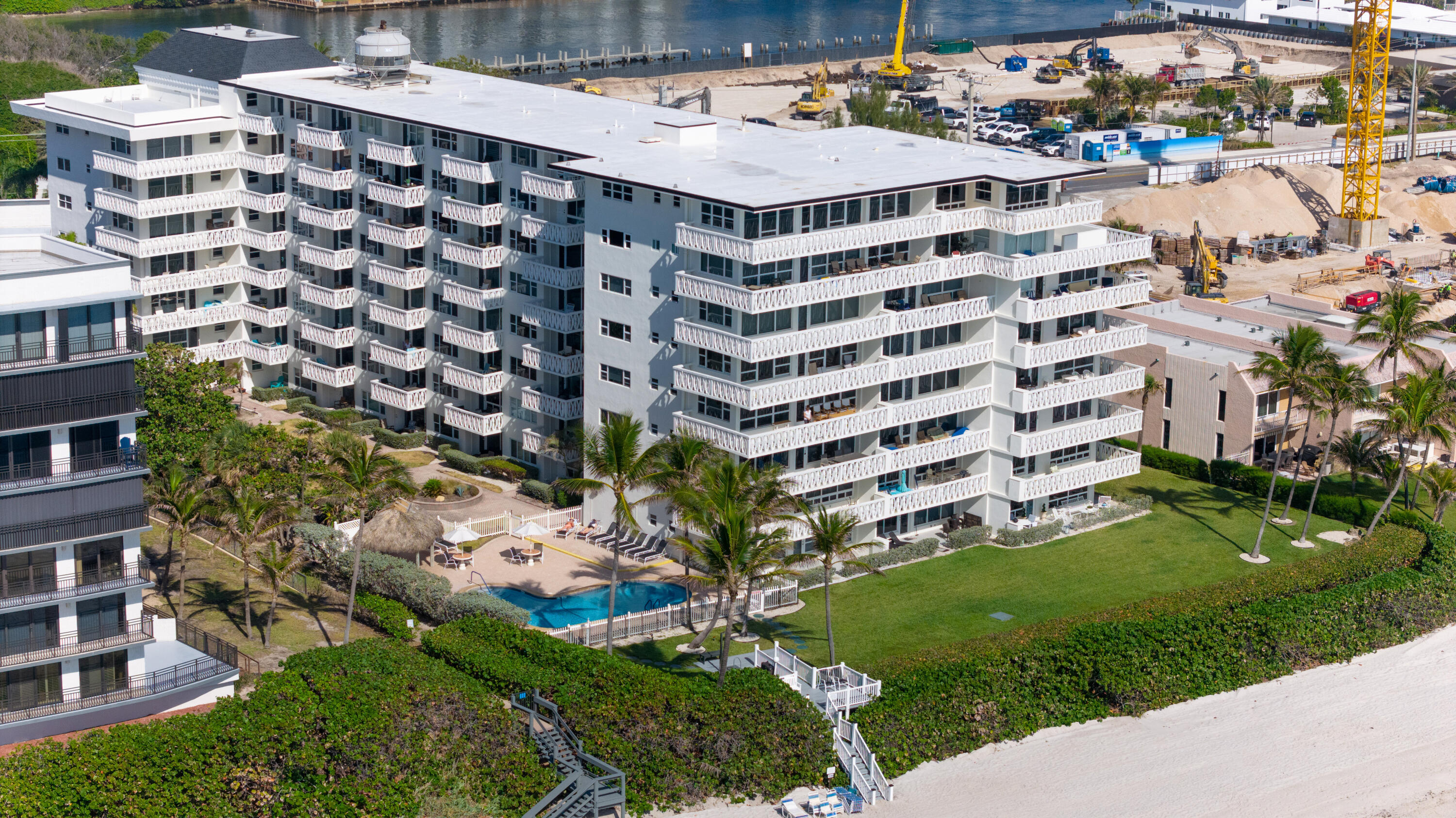 1169 Hillsboro Mile 803