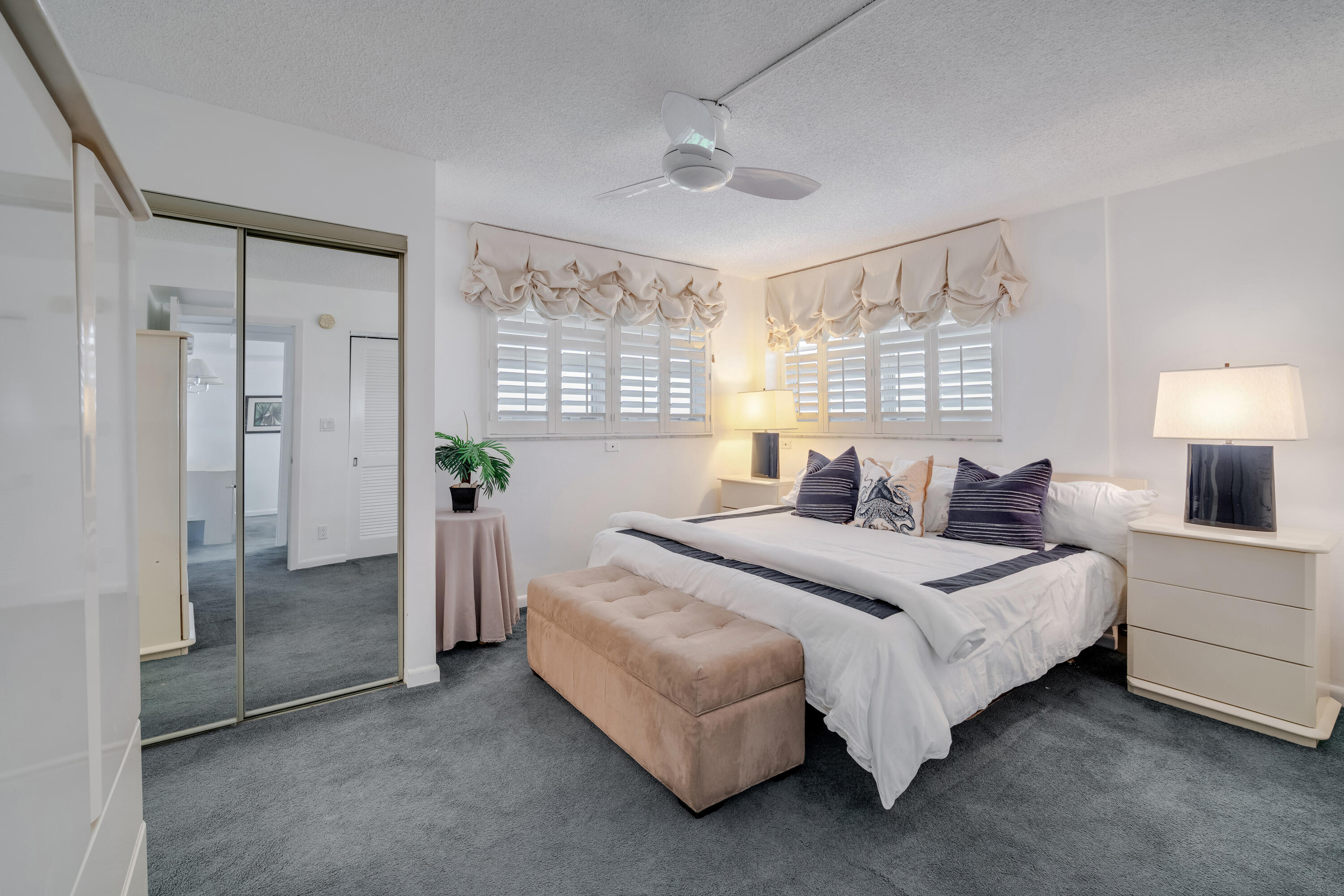 1169 Hillsboro Mile 803