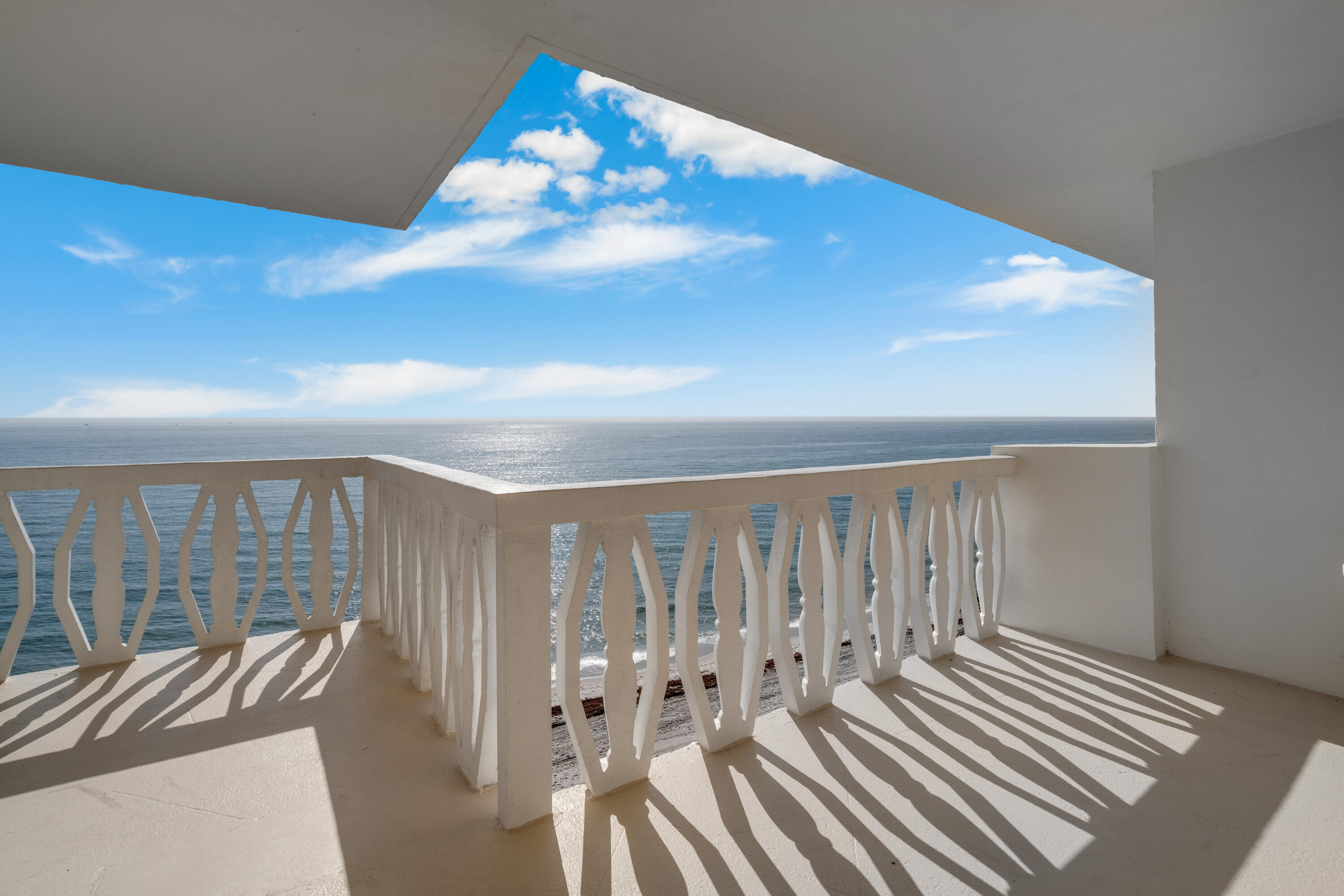 1169 Hillsboro Mile 803