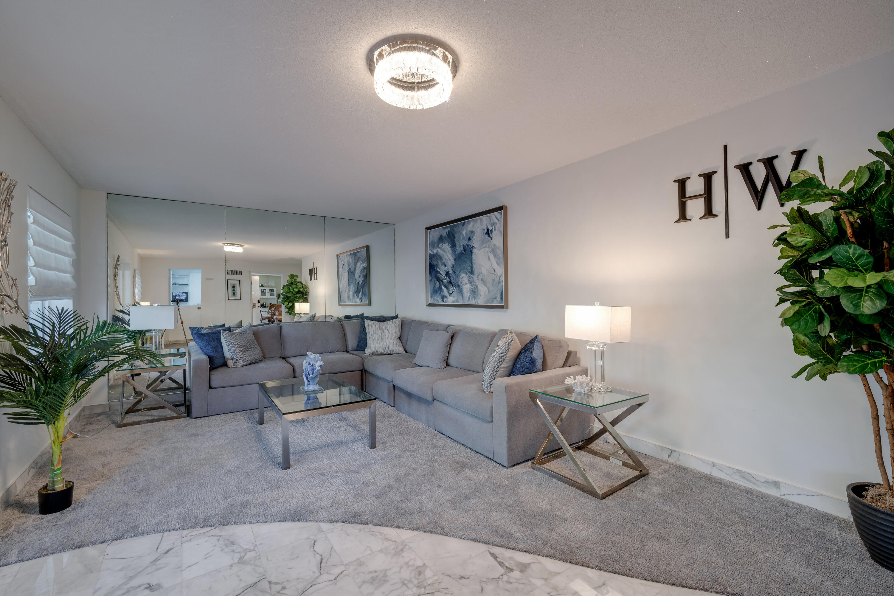 1169 Hillsboro Mile 803