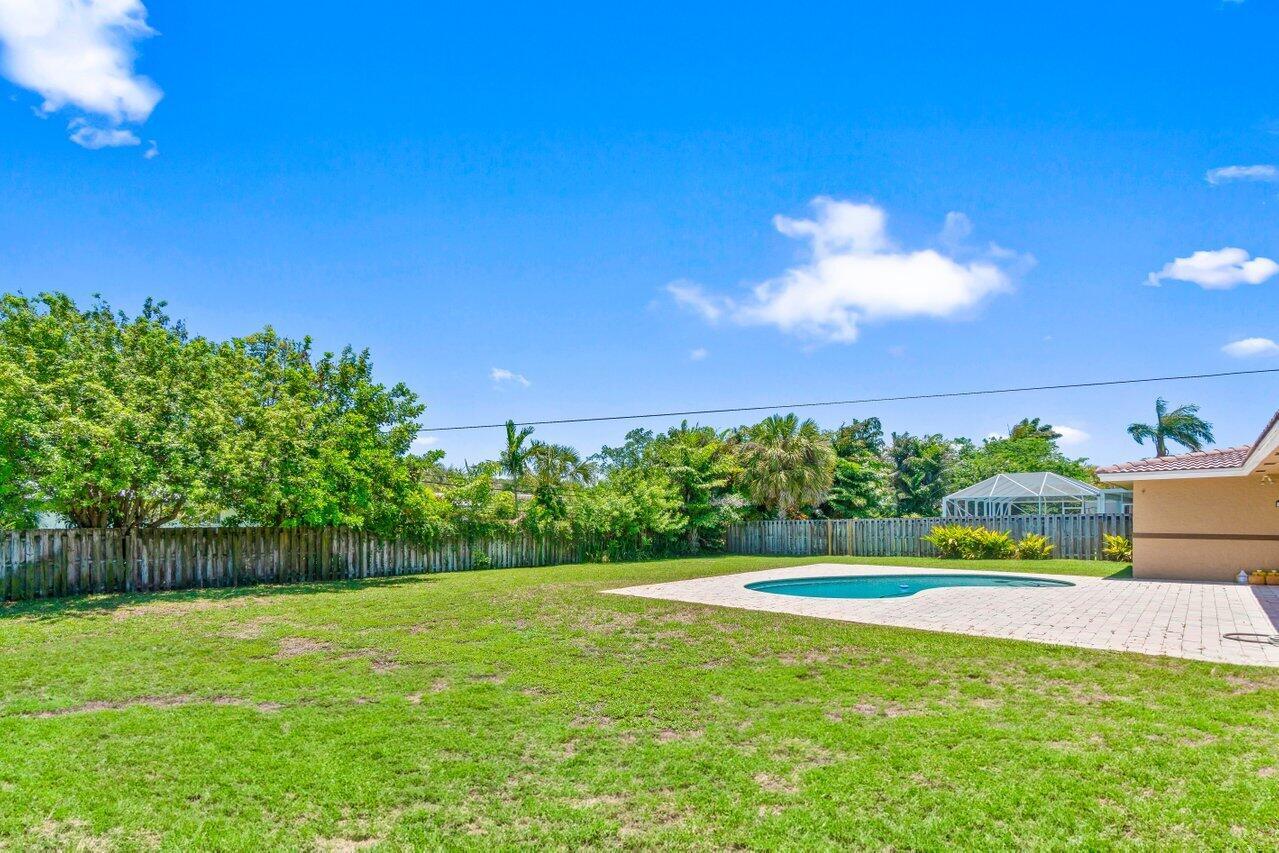2070 NE 27th Street
