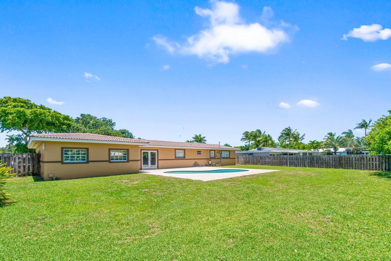 2070 NE 27th Street