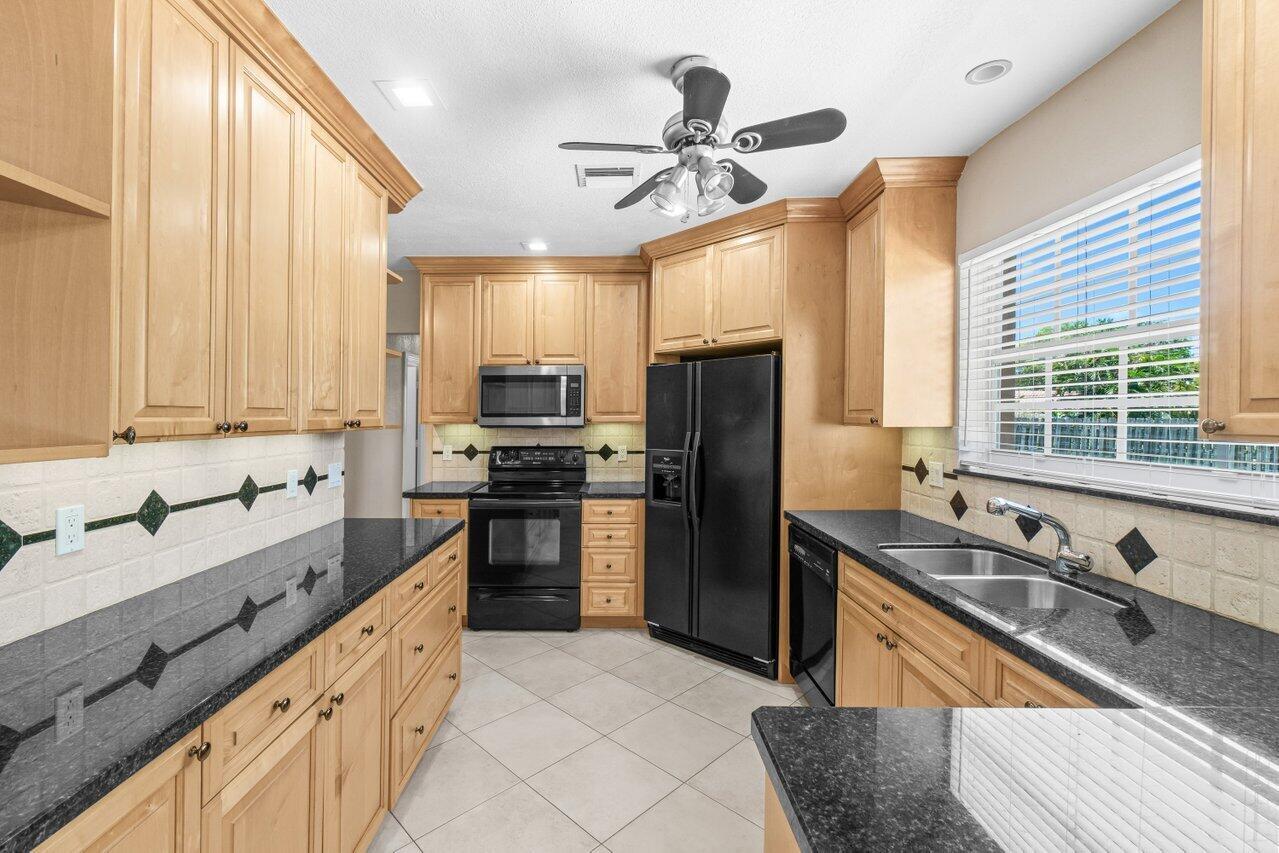 2070 NE 27th Street