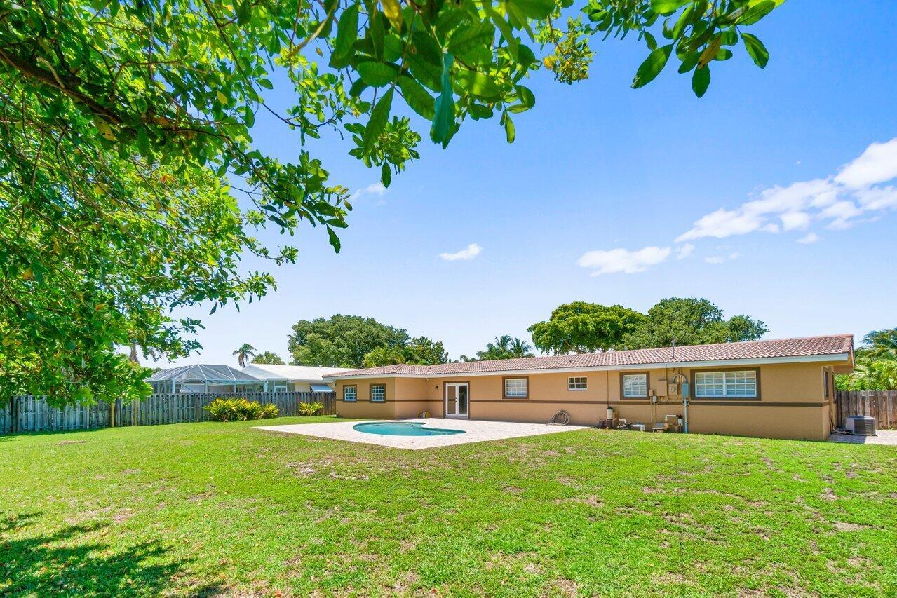 2070 NE 27th Street