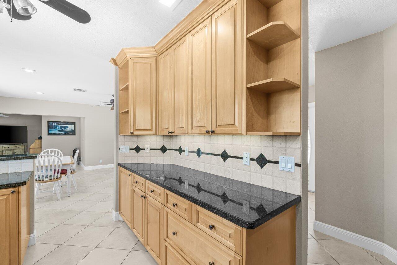 2070 NE 27th Street