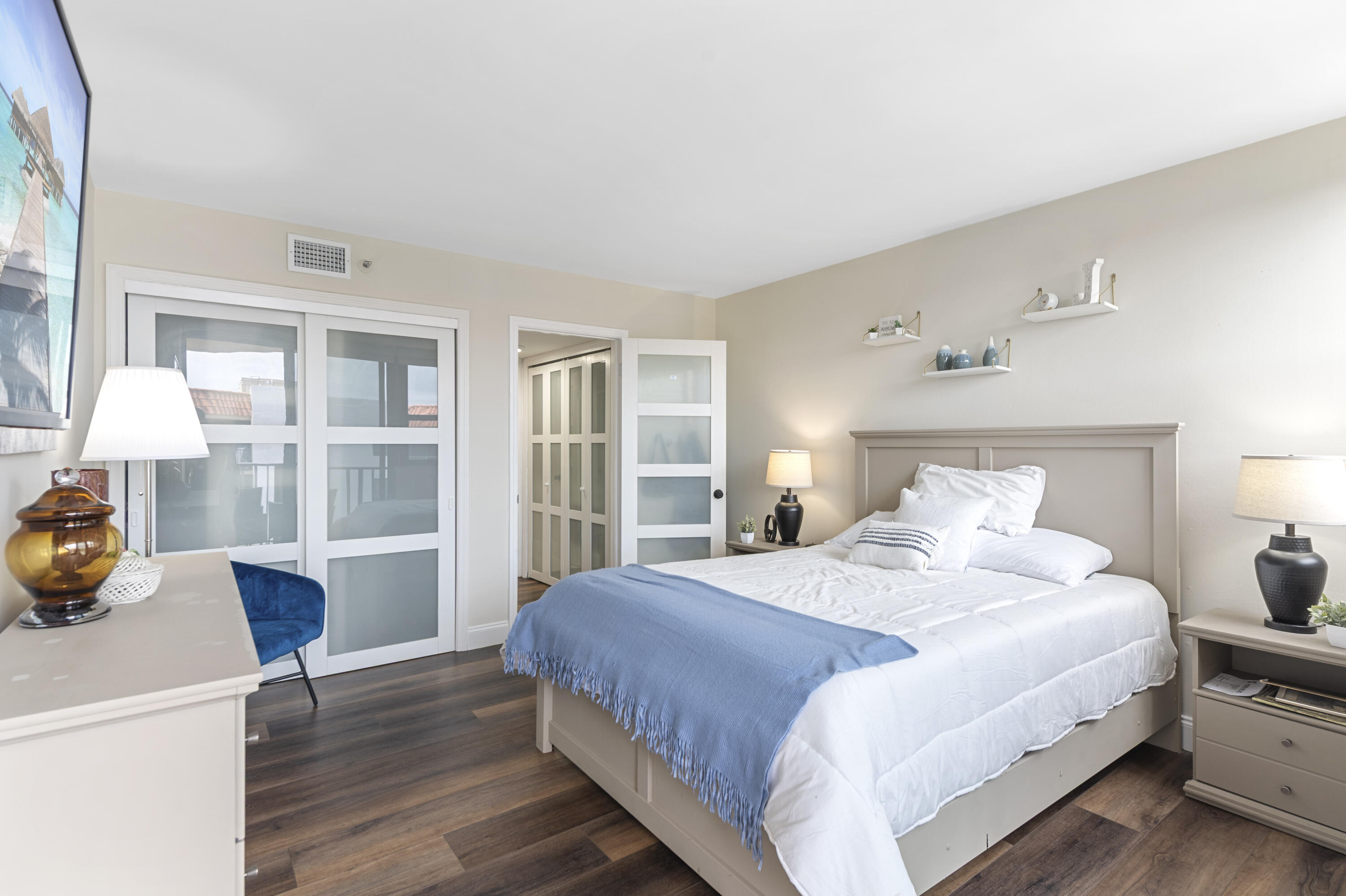 859 Jeffery Street 814