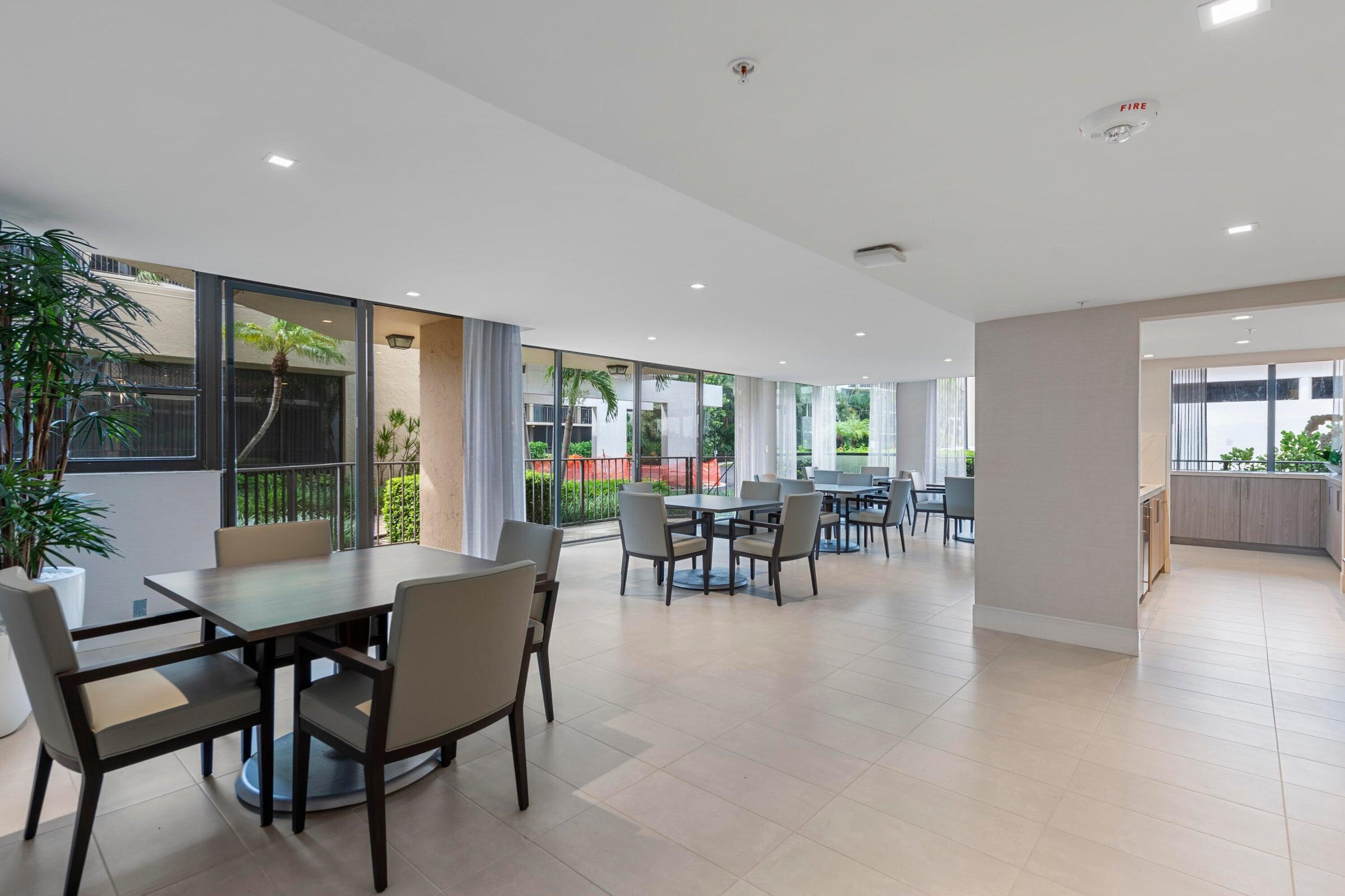 859 Jeffery Street 814