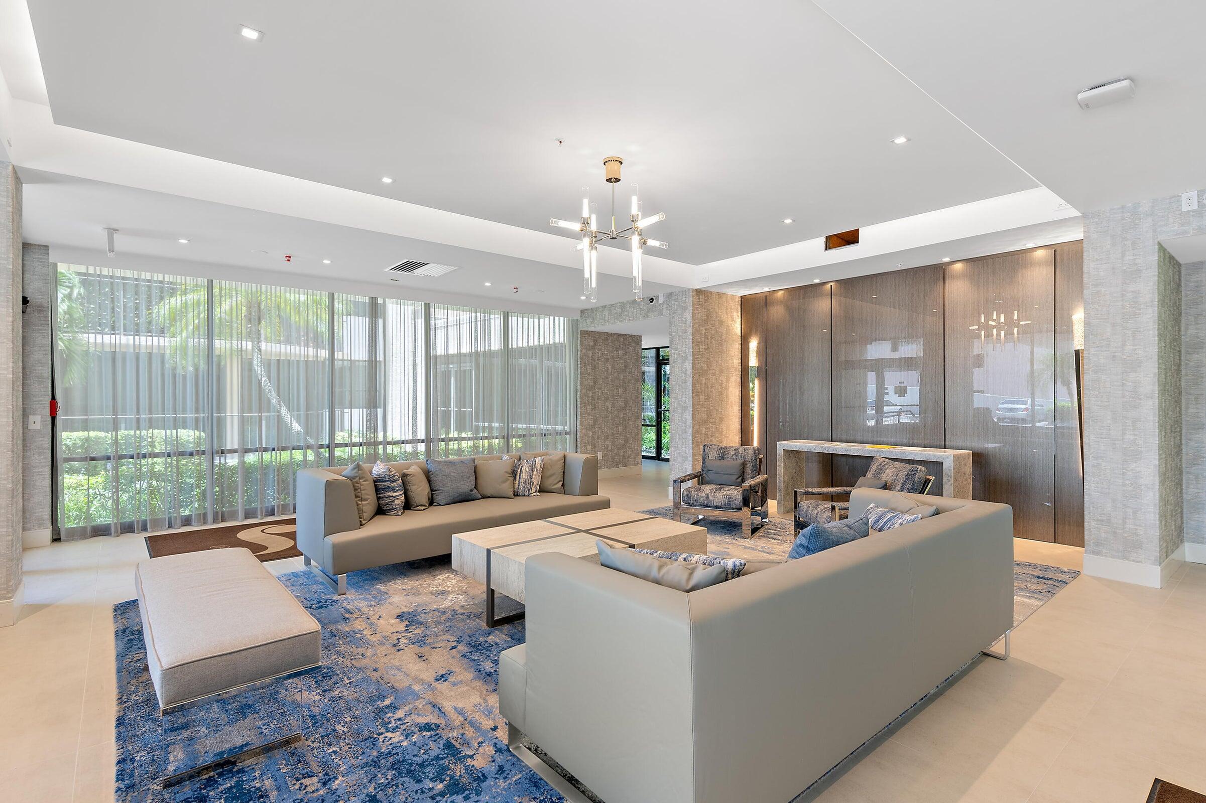 859 Jeffery Street 814