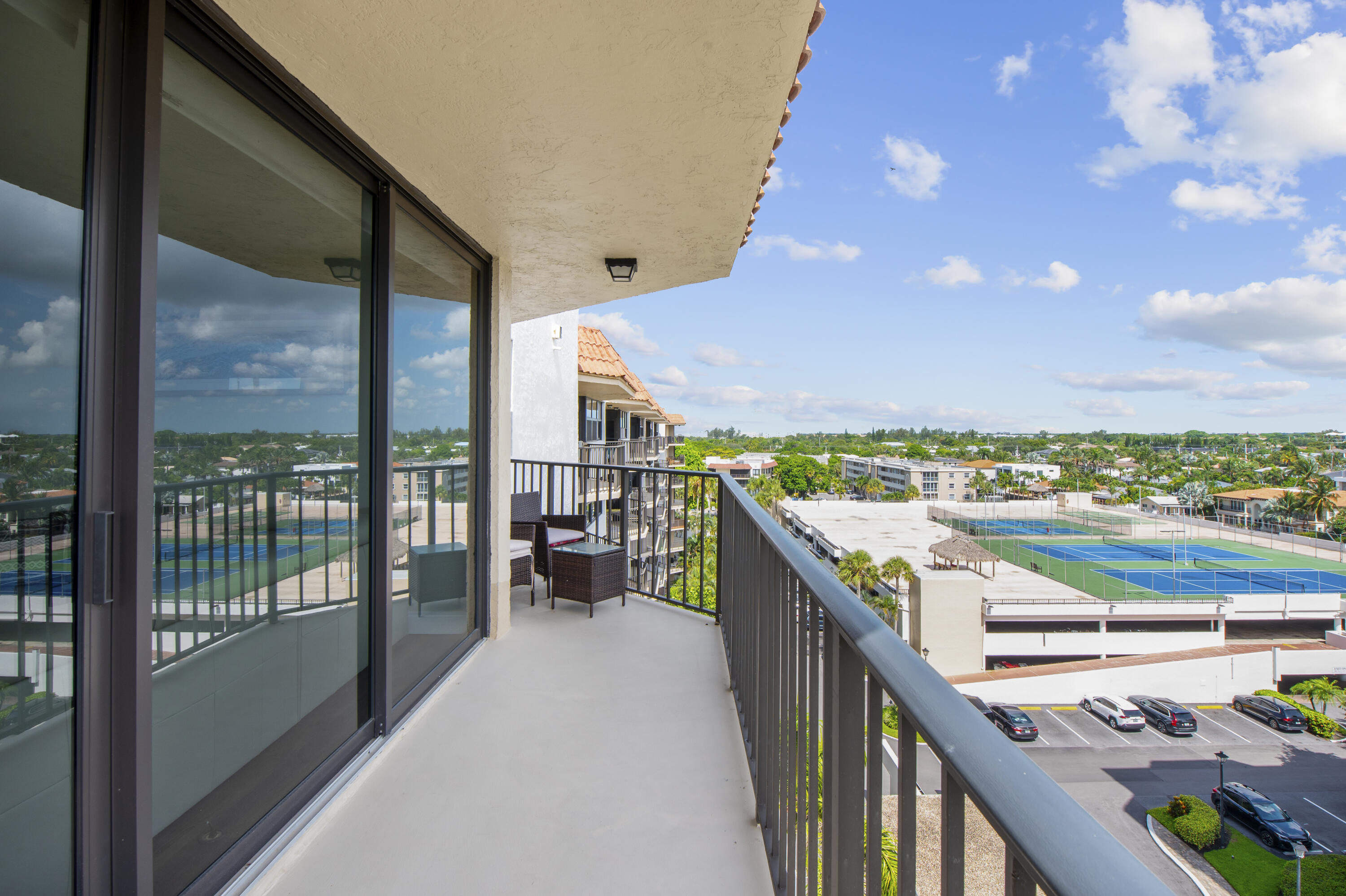 859 Jeffery Street 814