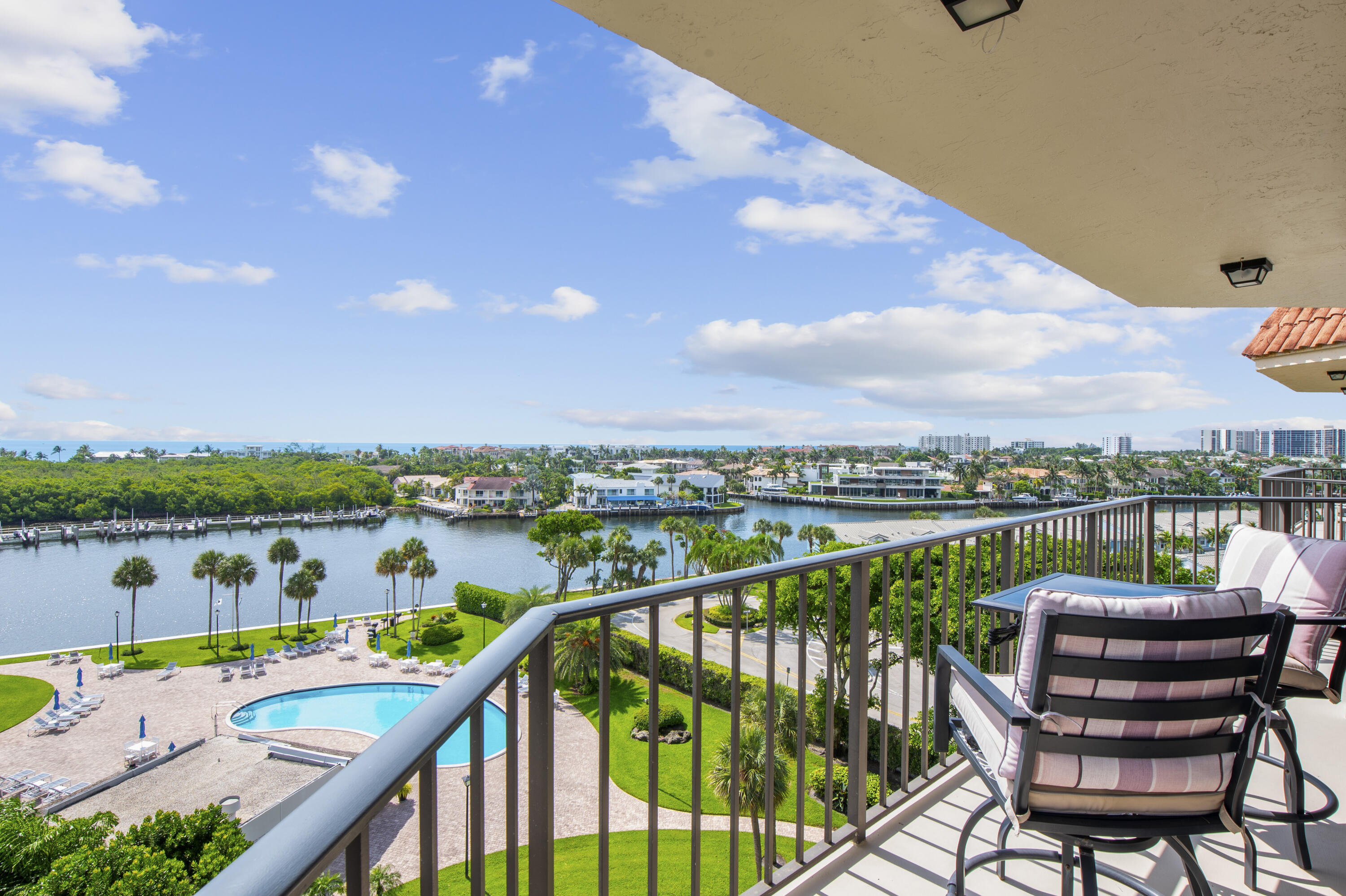 859 Jeffery Street 814