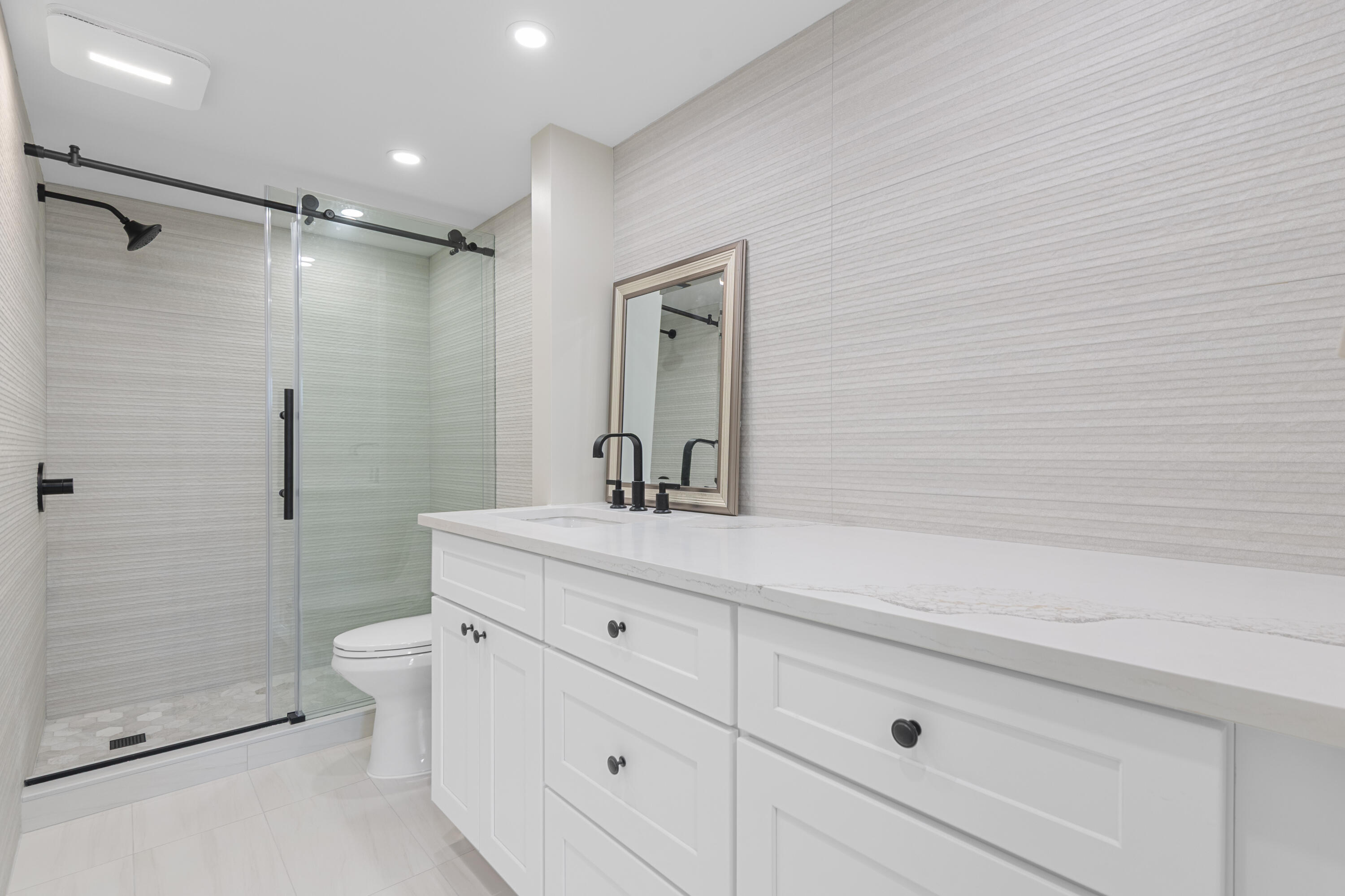 859 Jeffery Street 814