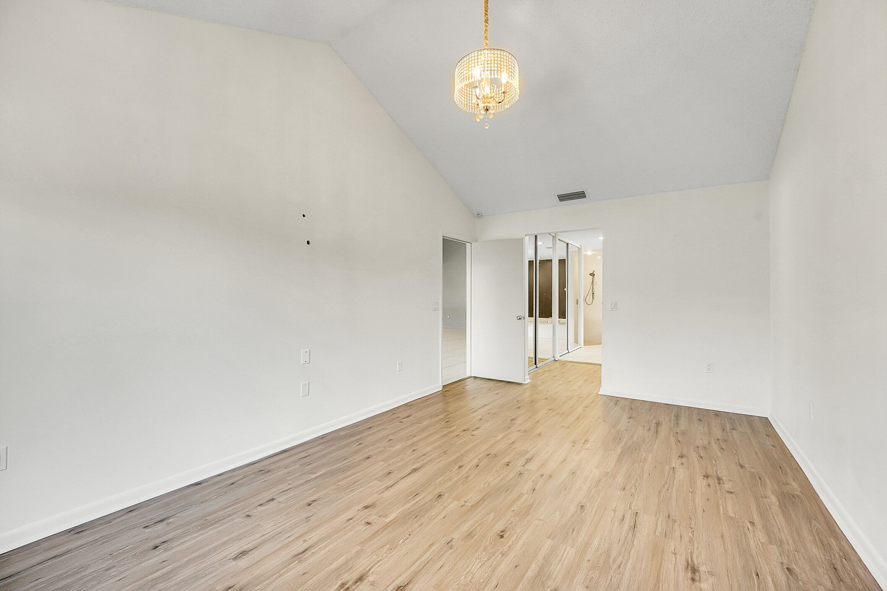2800 Eagle Lane