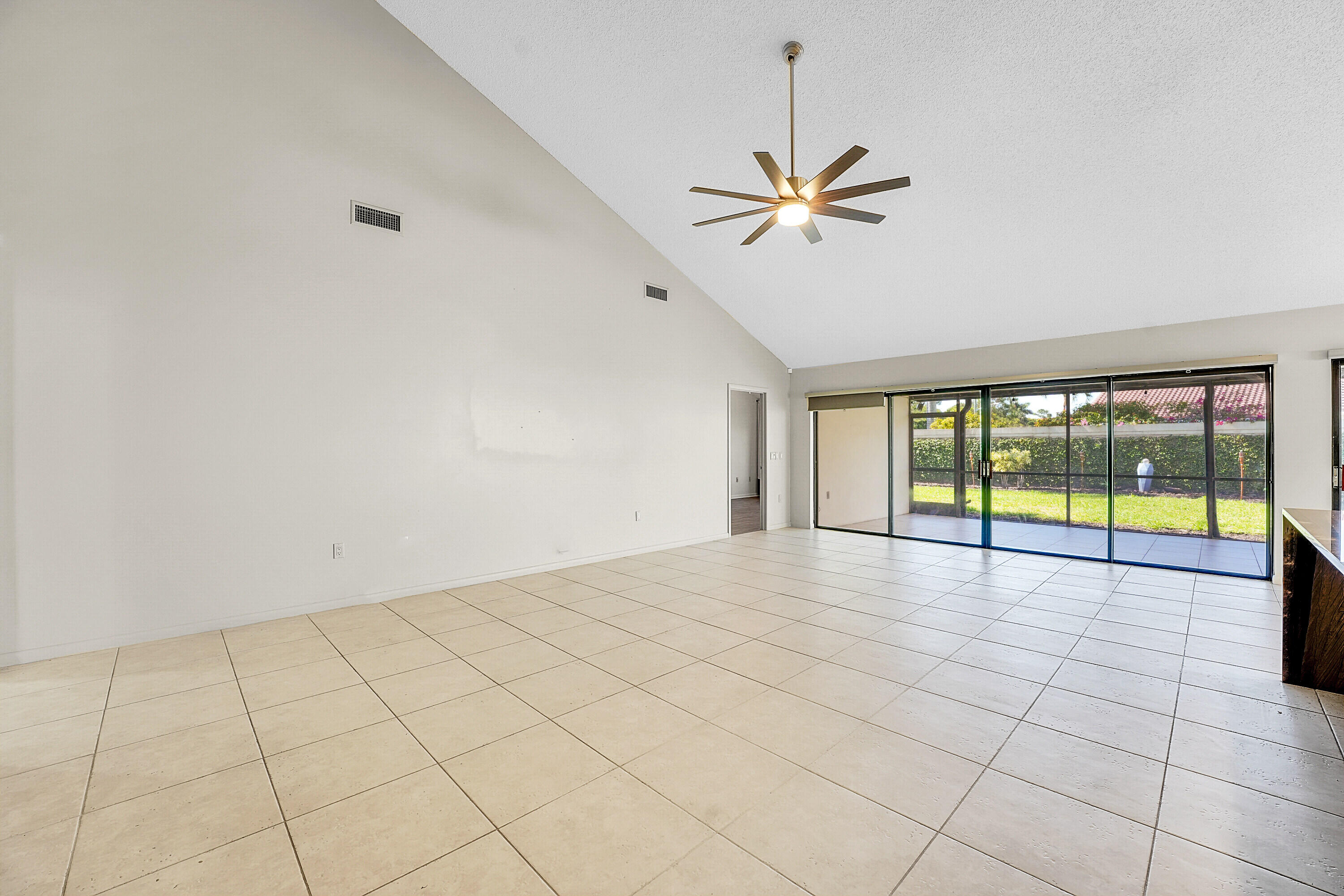 2800 Eagle Lane