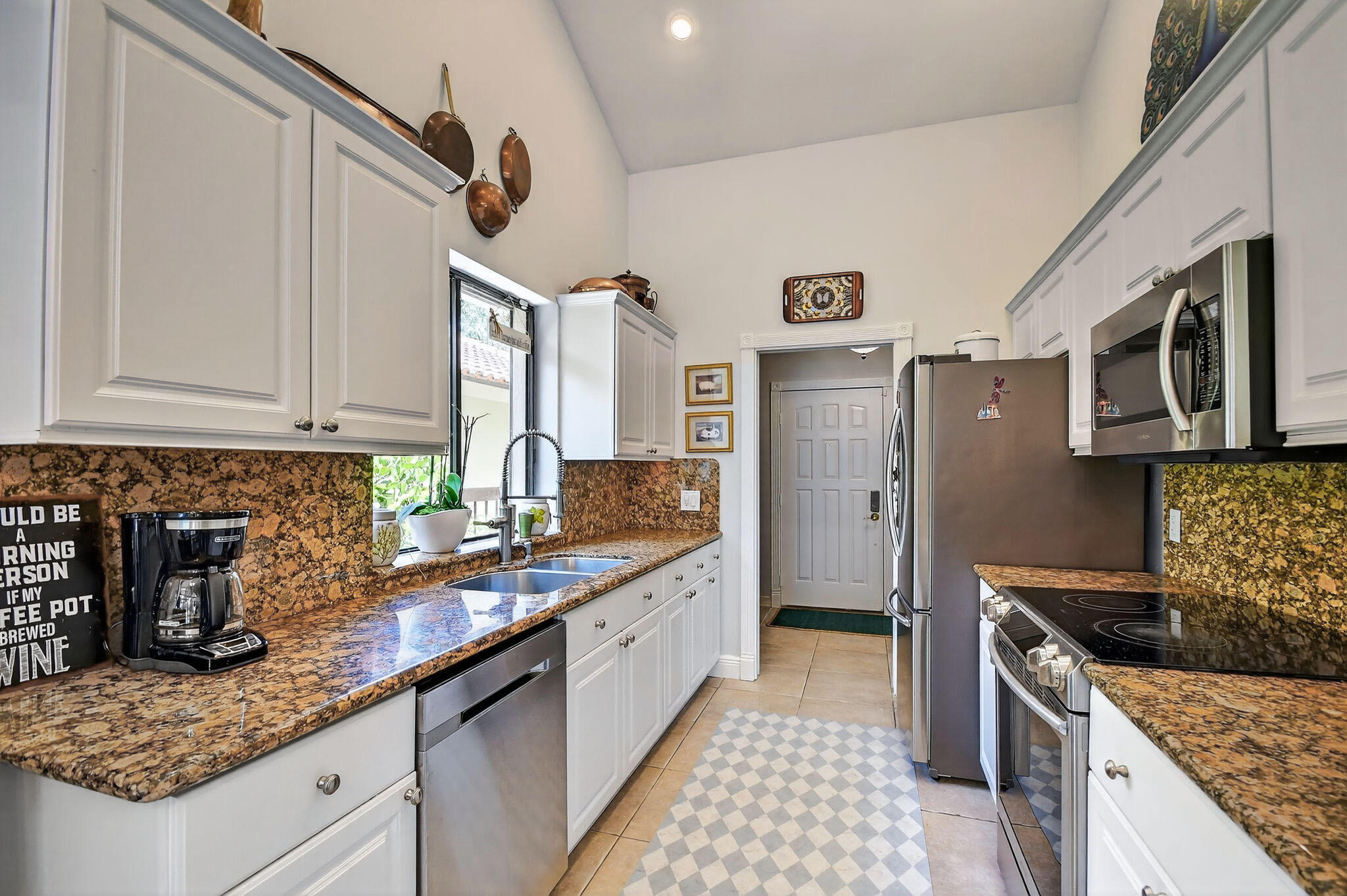 2535 Iroquois Circle