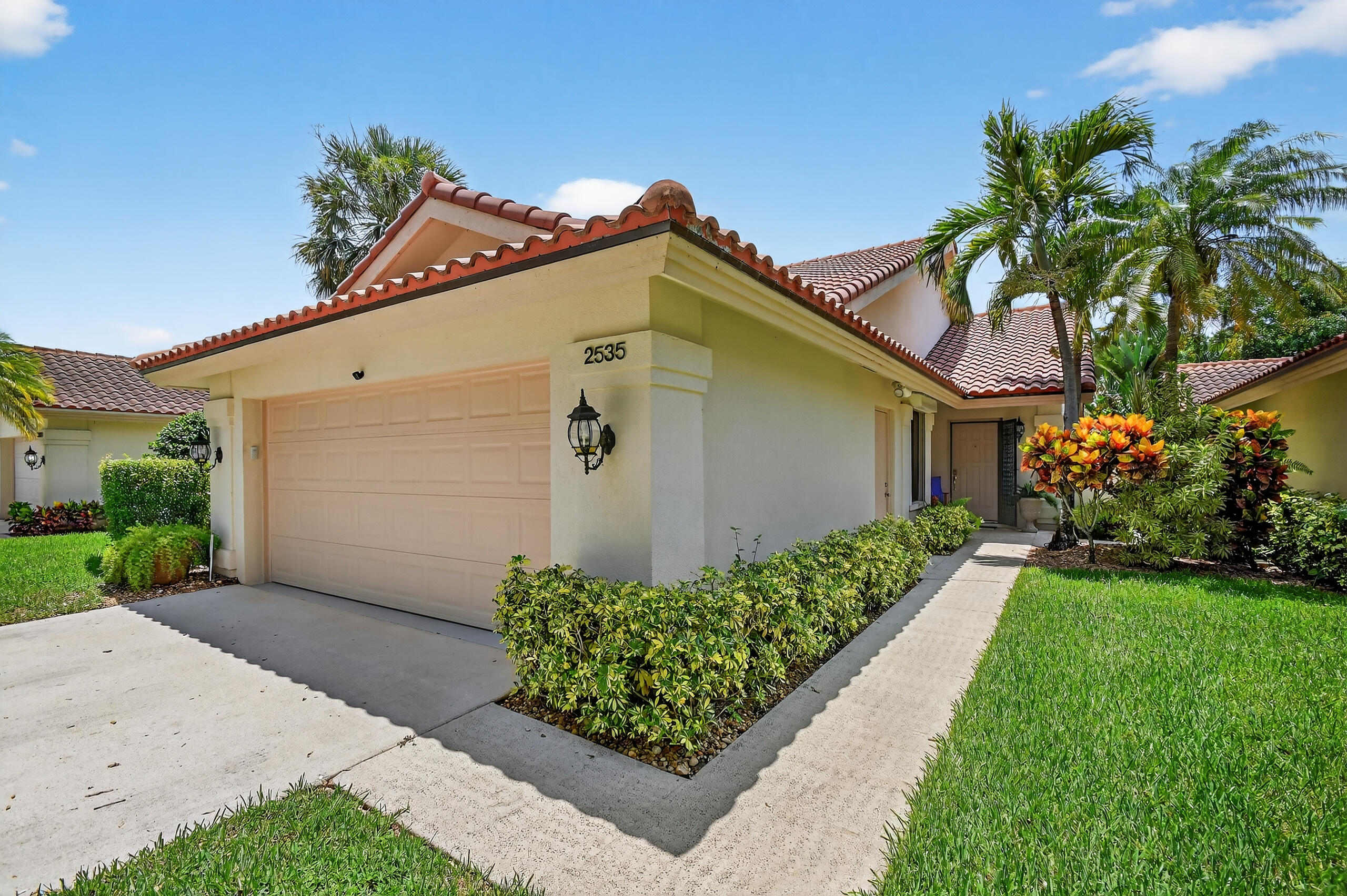 2535 Iroquois Circle