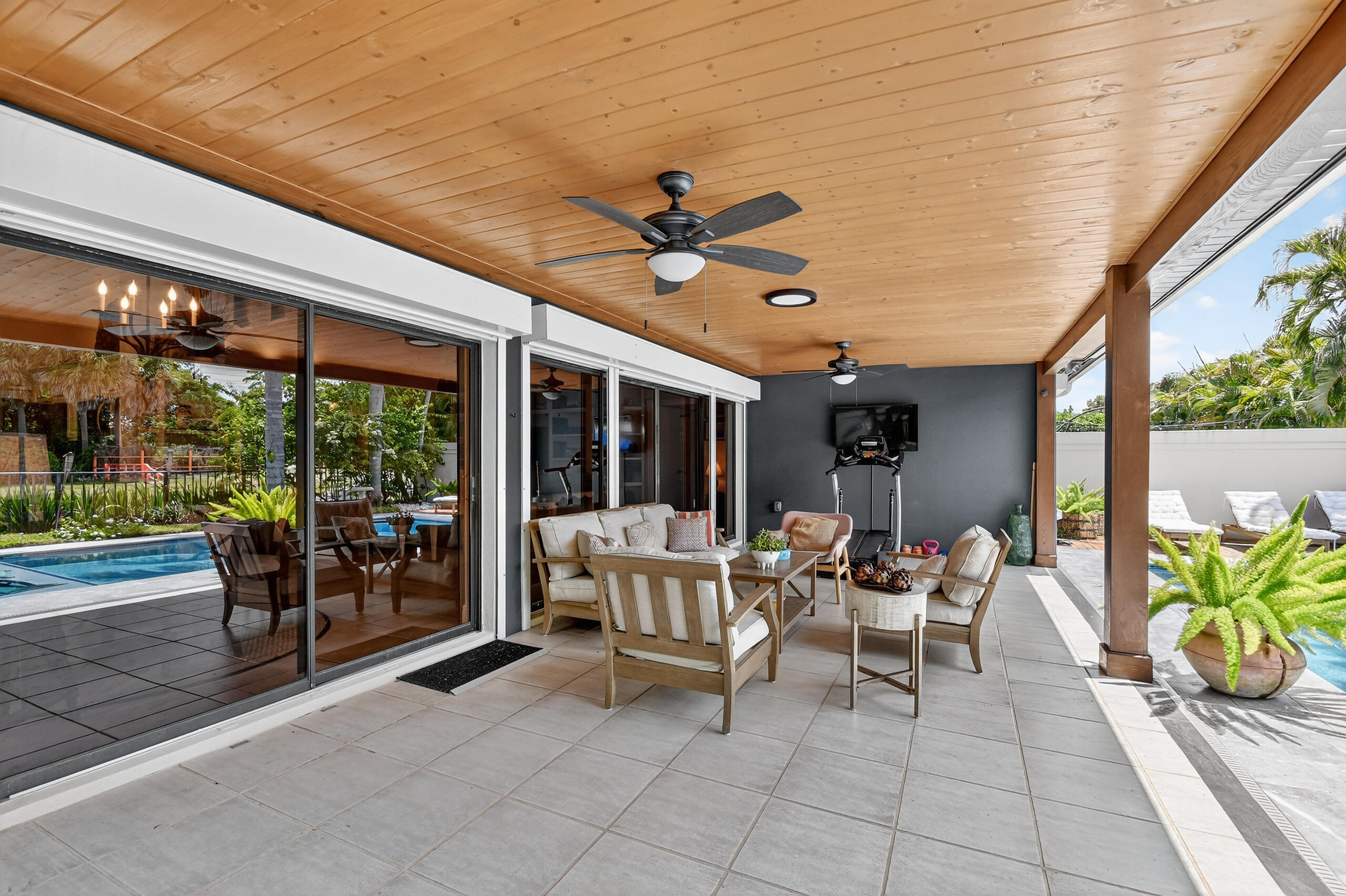 2535 Iroquois Circle