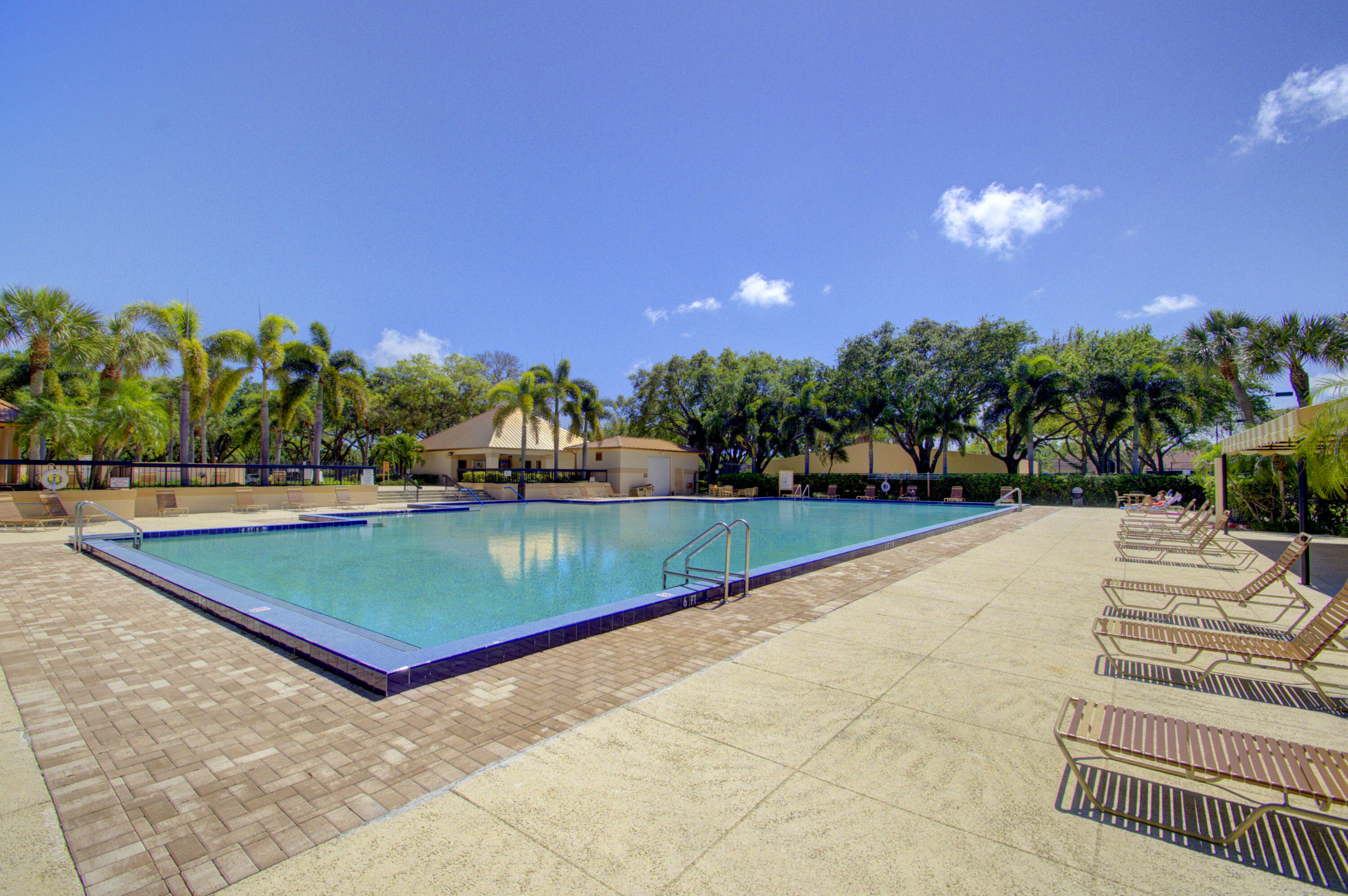 2535 Iroquois Circle