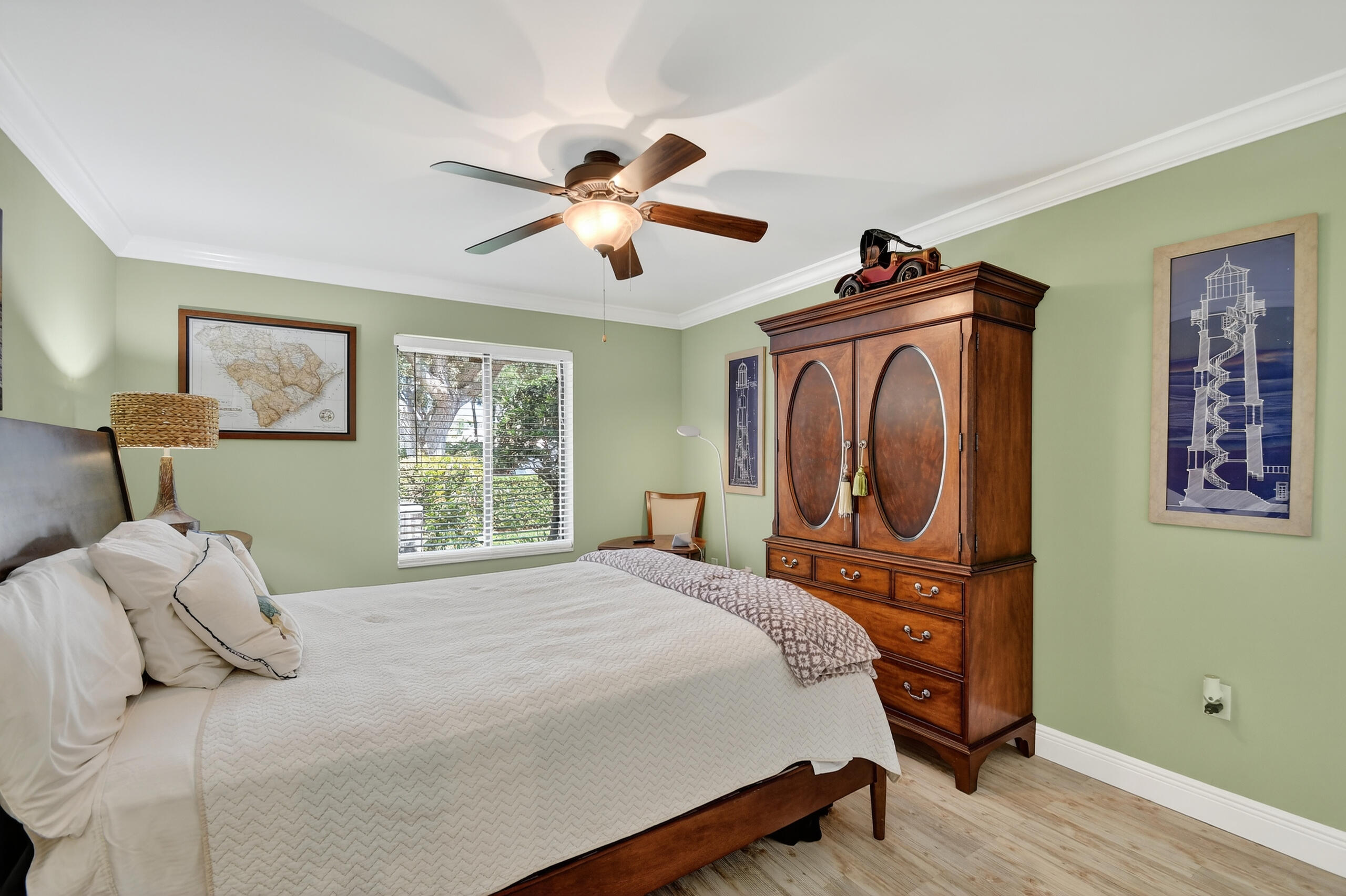 2535 Iroquois Circle